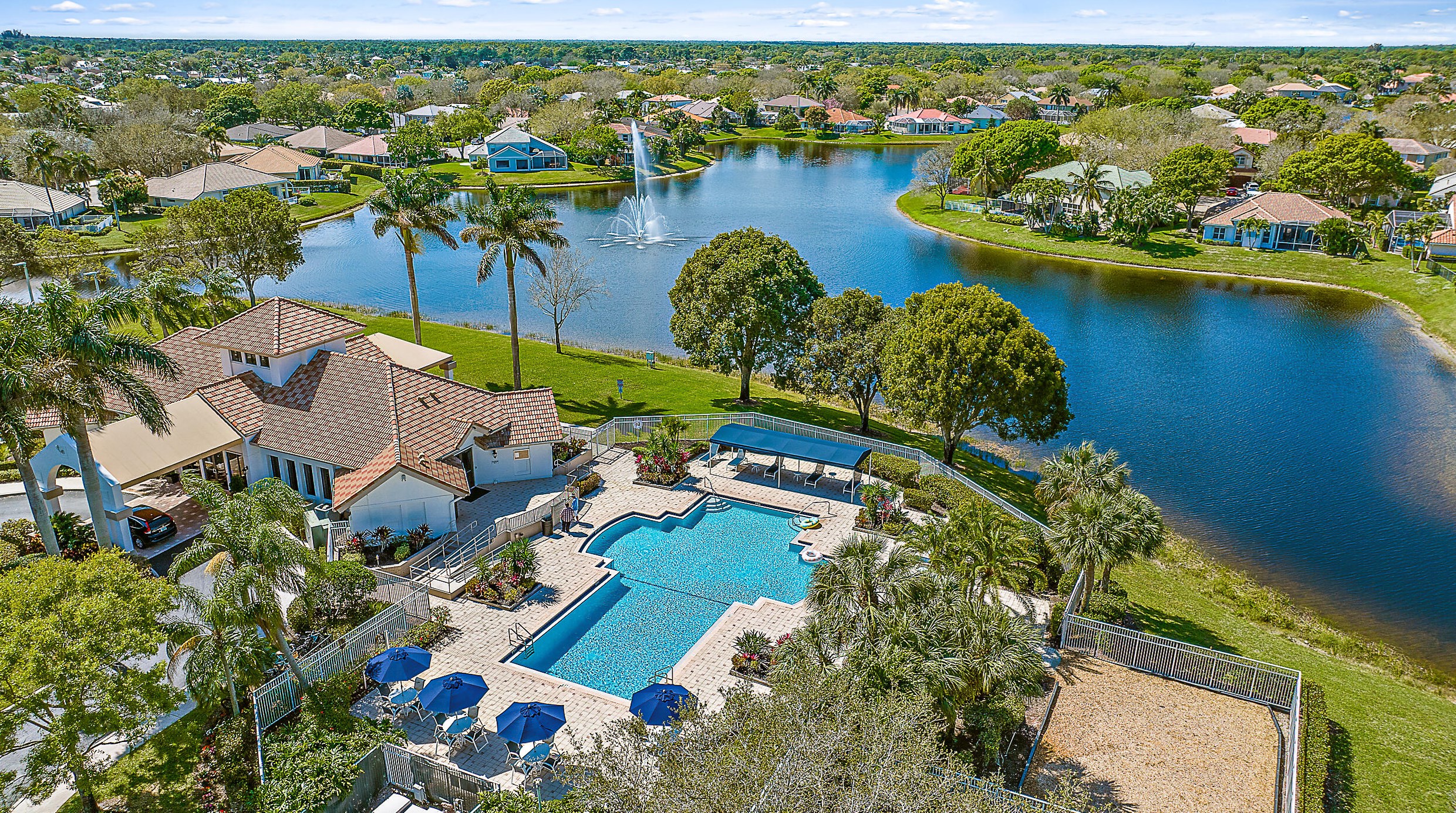 345 Kingfisher Dr, Jupiter FL 33458-8351 exterior