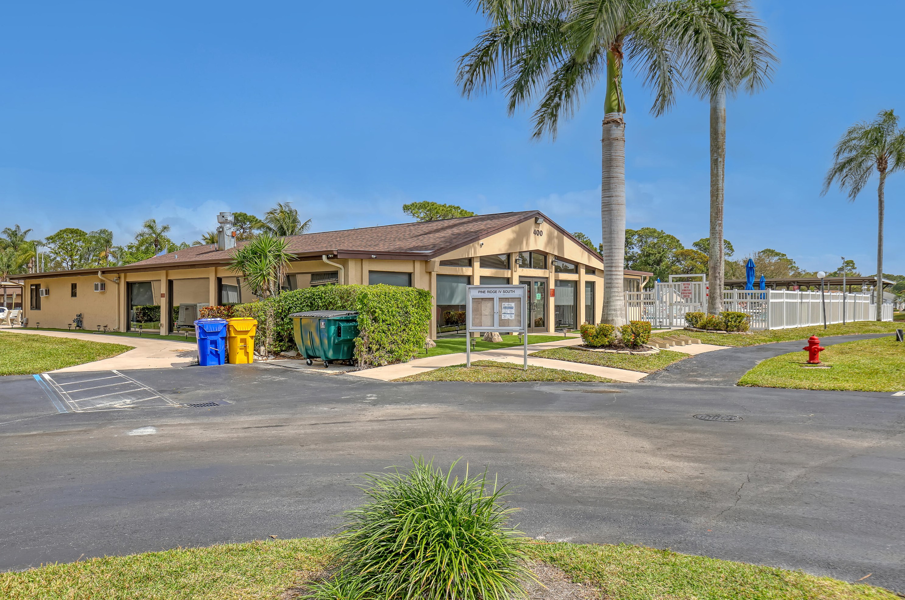 416 Pine Glen Ln, Lake Worth FL  33463-8514 exterior