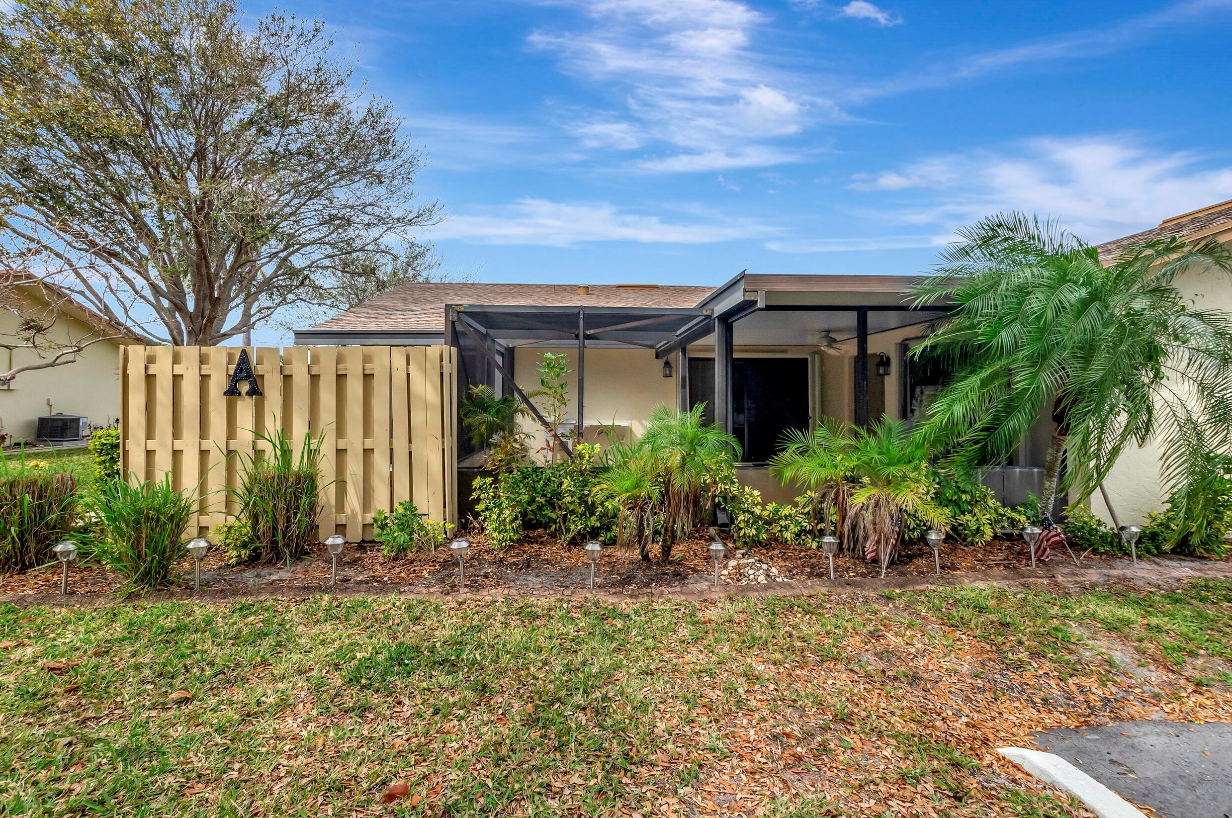 2941 10th St, Delray Beach, FL 33445-1967