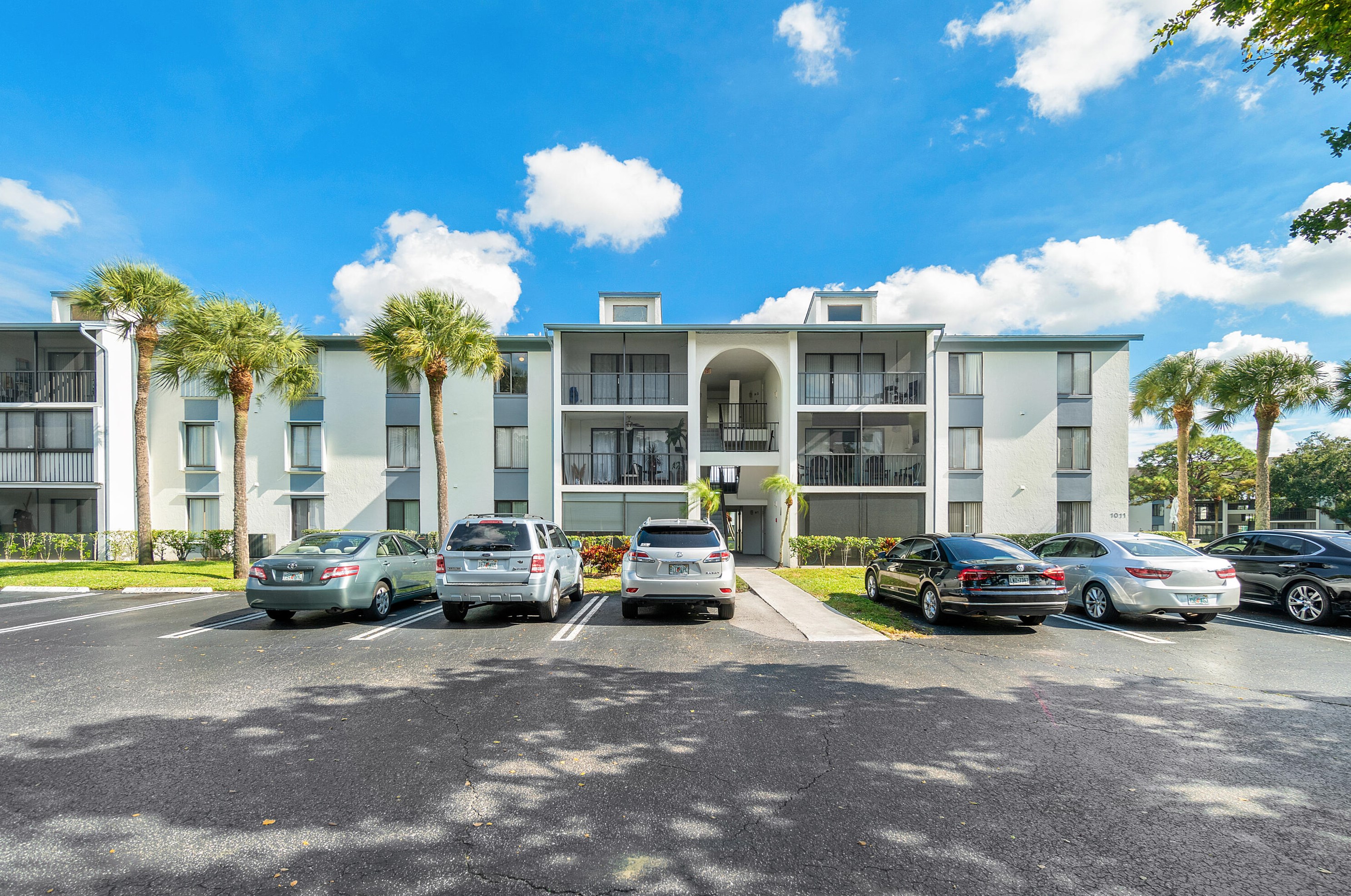 1011 Green Pine Blvd Apt E3, West Palm Beach, FL 33409