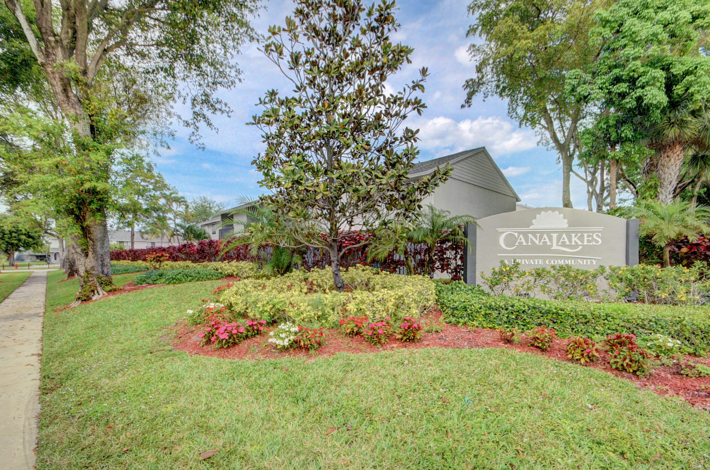 106 Shoreview Dr, Lake Worth FL  33463-2334 exterior