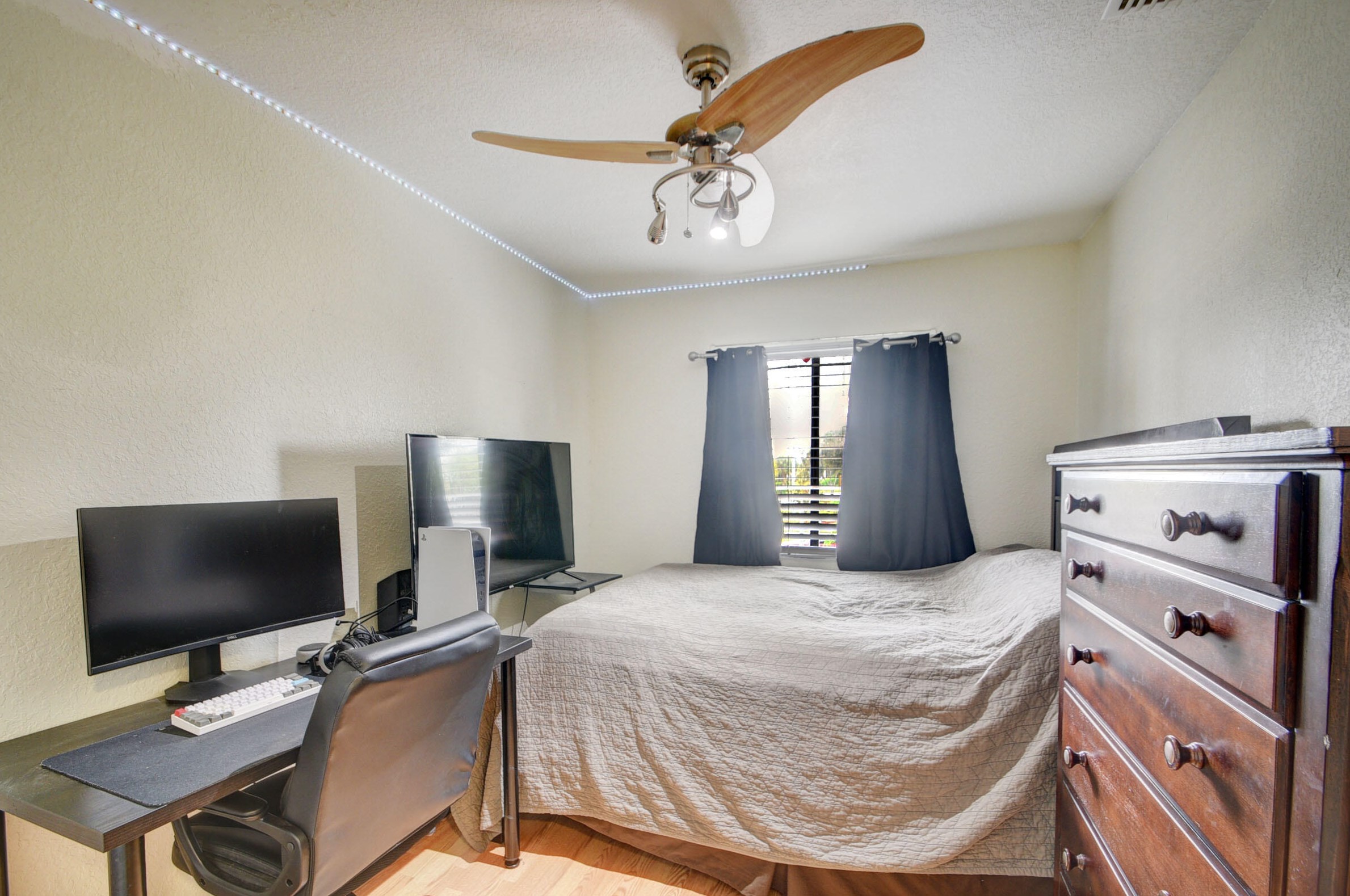 106 Shoreview Dr, Lake Worth FL  33463-2334 exterior