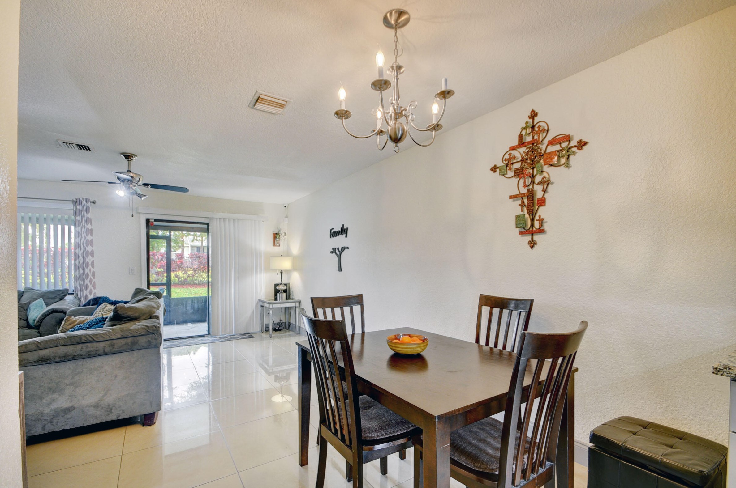 106 Shoreview Dr, Lake Worth FL  33463-2334 exterior