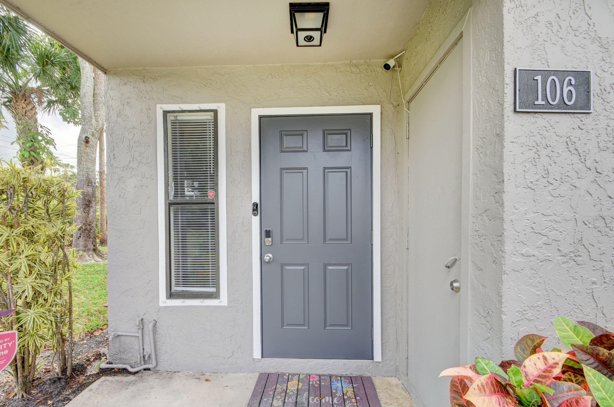 106 Shoreview Dr, Lake Worth FL  33463-2334 exterior