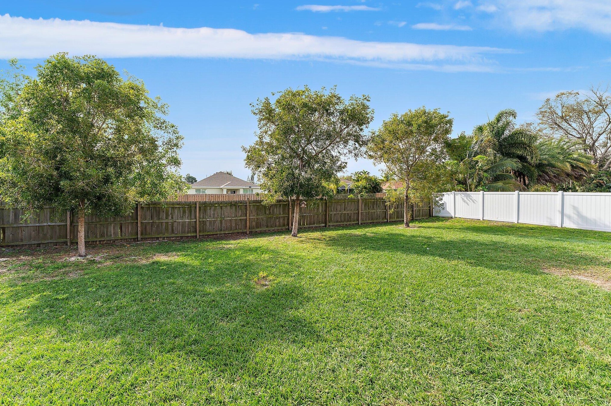 474 Saginaw Ave, Fort Pierce FL  34953-5990 exterior