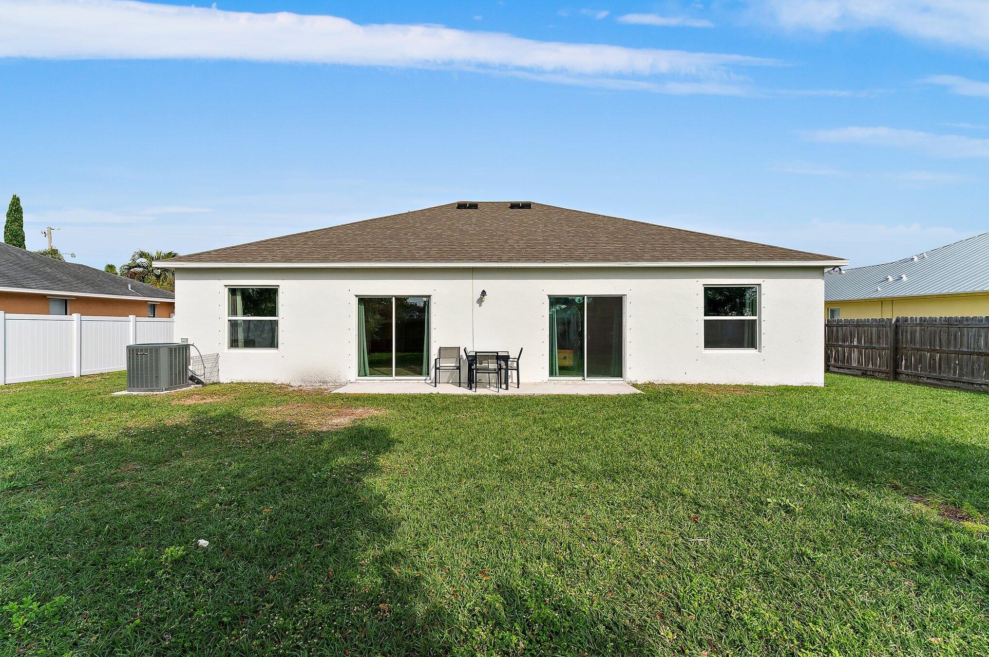 474 Saginaw Ave, Fort Pierce FL  34953-5990 exterior