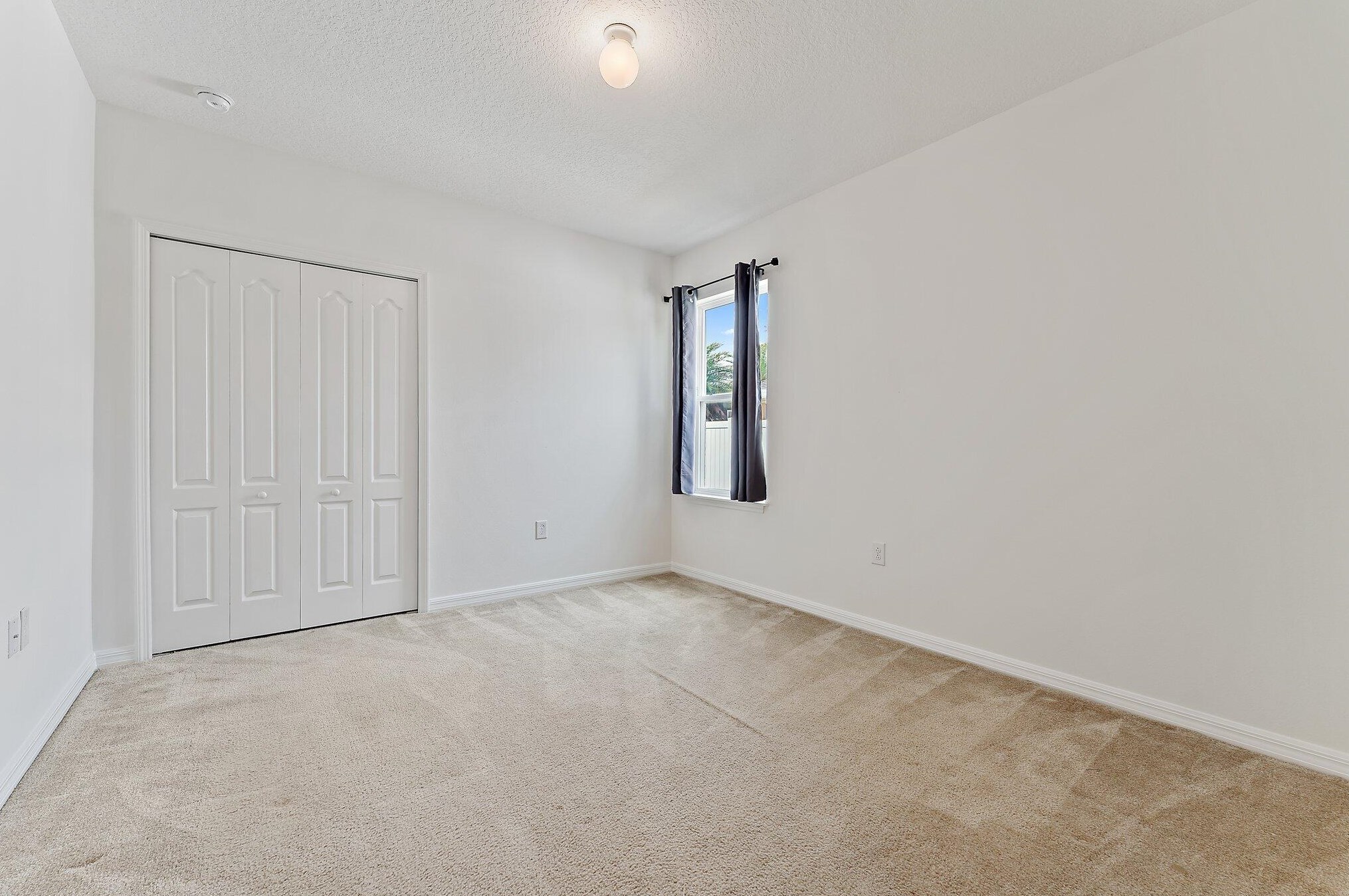 474 Saginaw Ave, Fort Pierce FL  34953-5990 exterior