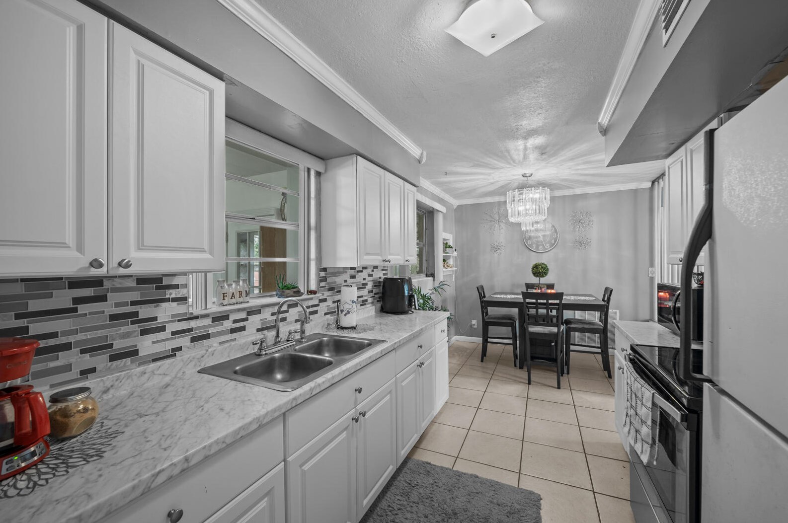 3126 Dalehurst Dr, Jacksonville FL  32277-2848 exterior