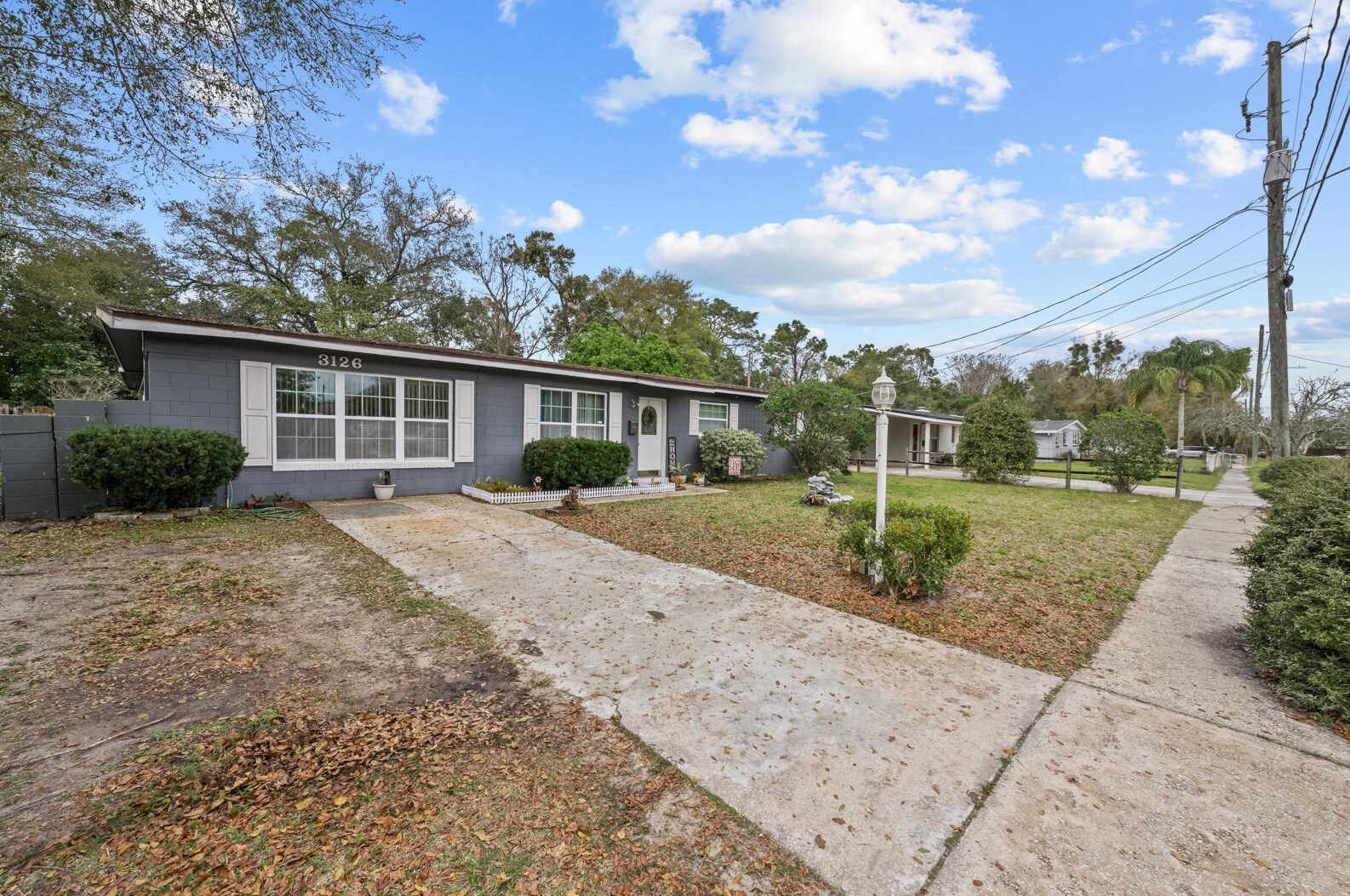 3126 Dalehurst Dr, Jacksonville FL  32277-2848 exterior