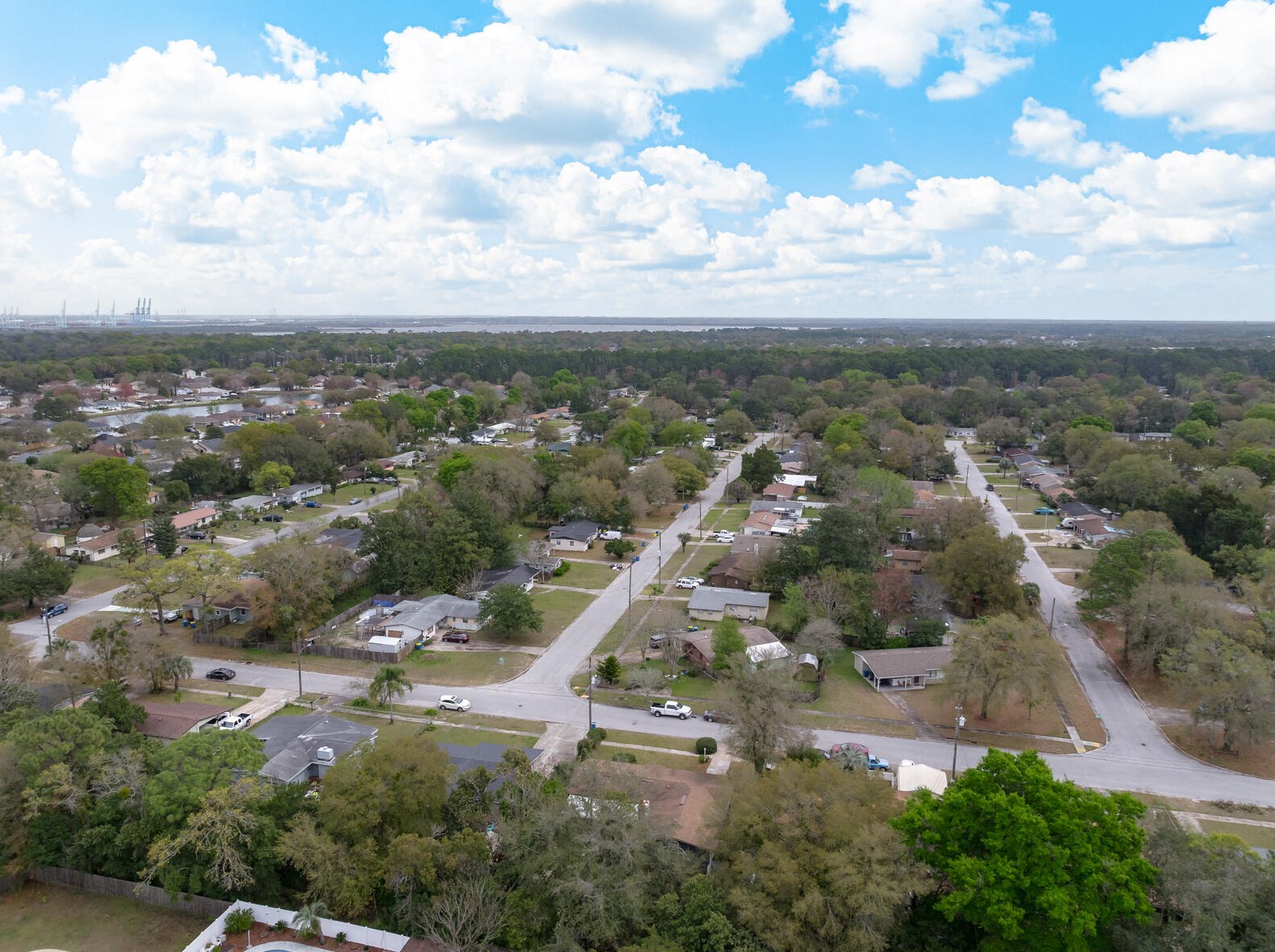 3126 Dalehurst Dr, Jacksonville FL  32277-2848 exterior