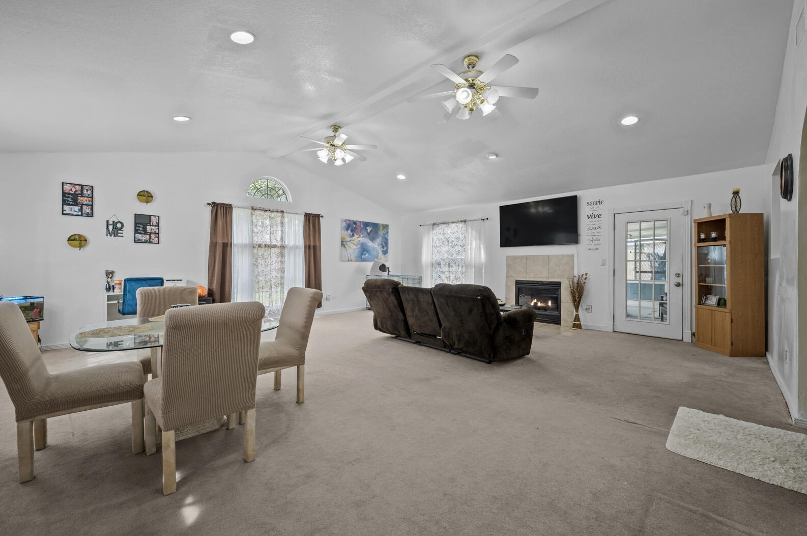 3126 Dalehurst Dr, Jacksonville FL  32277-2848 exterior