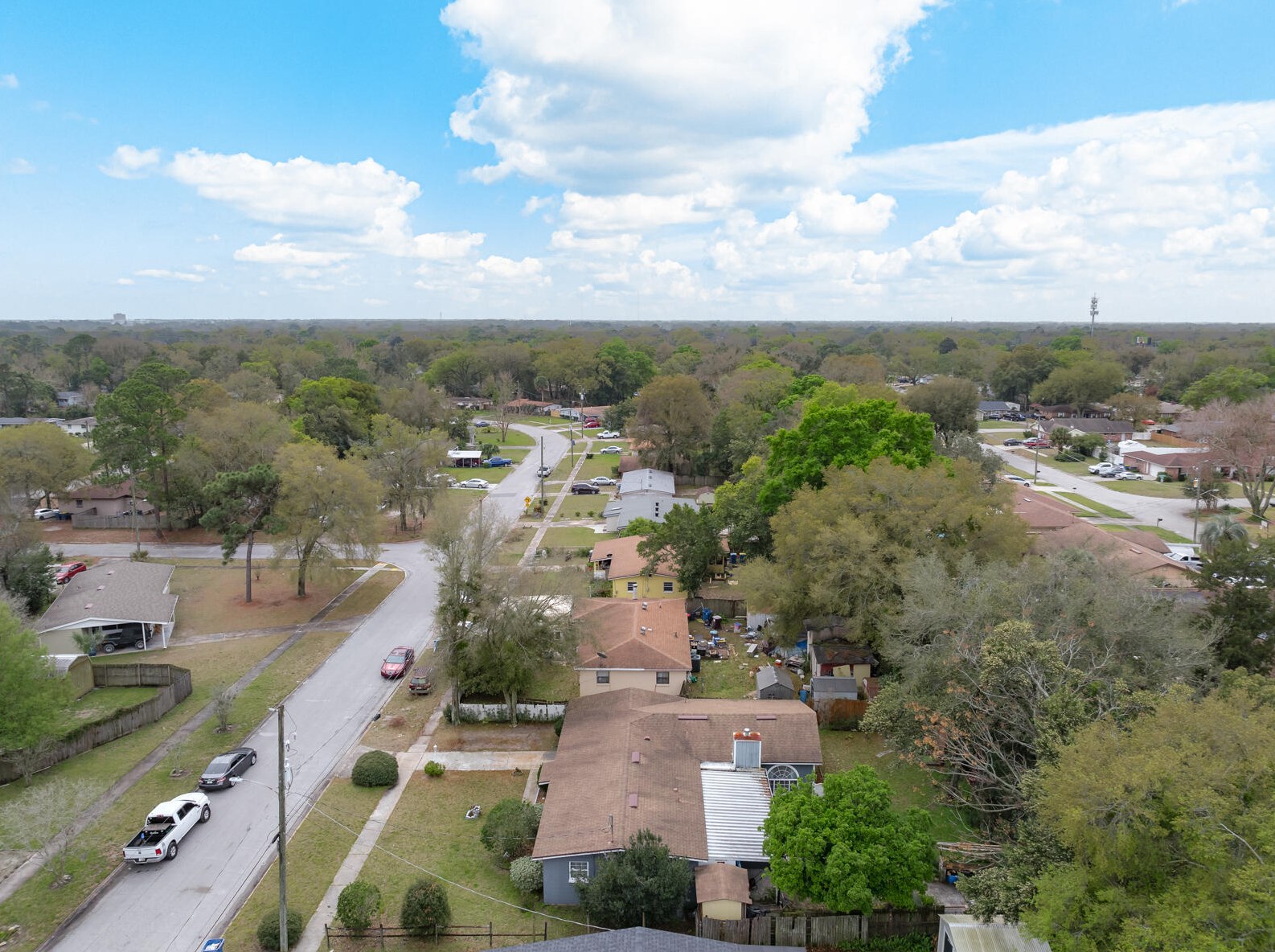 3126 Dalehurst Dr, Jacksonville FL  32277-2848 exterior