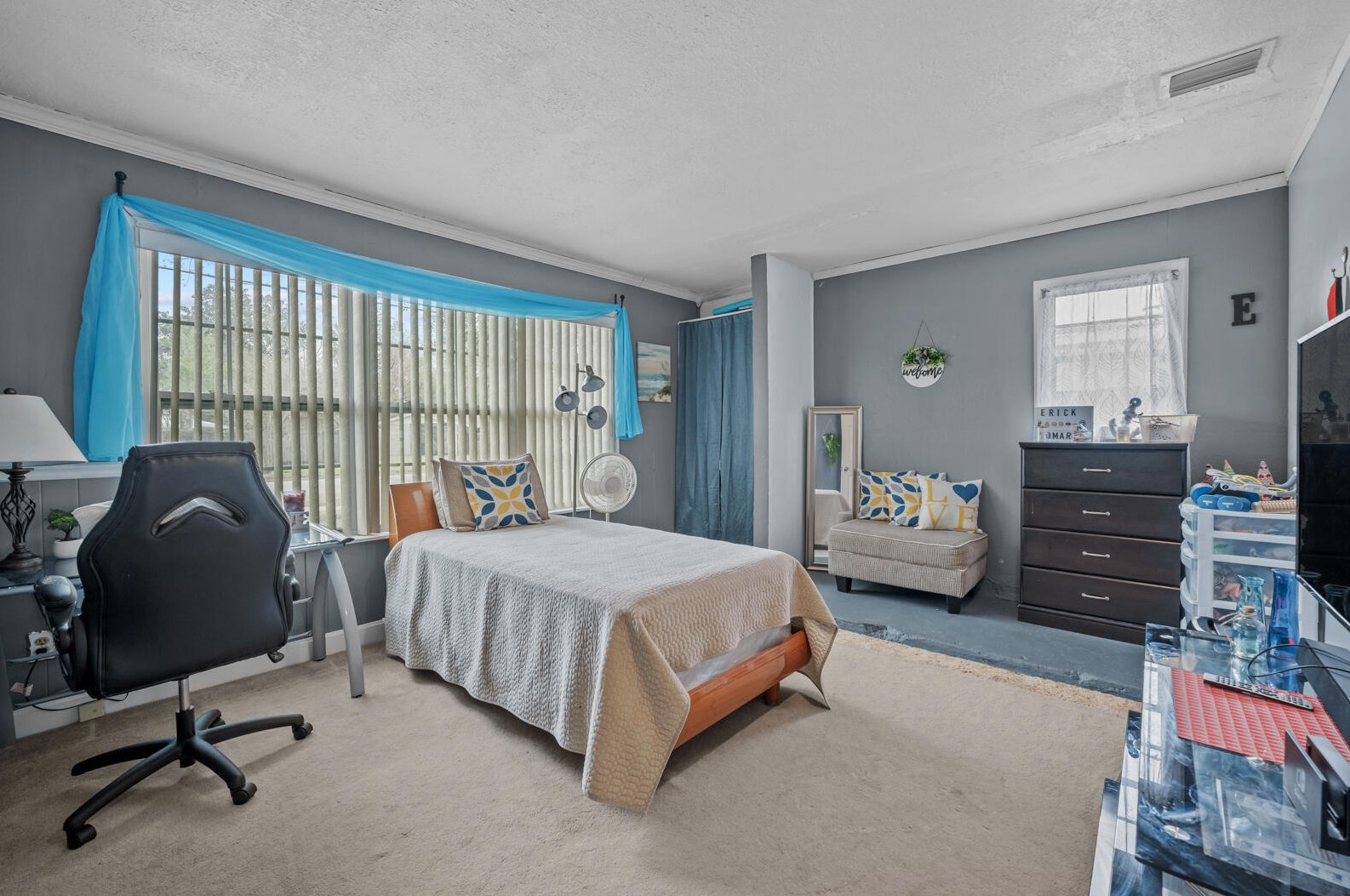 3126 Dalehurst Dr, Jacksonville FL  32277-2848 exterior