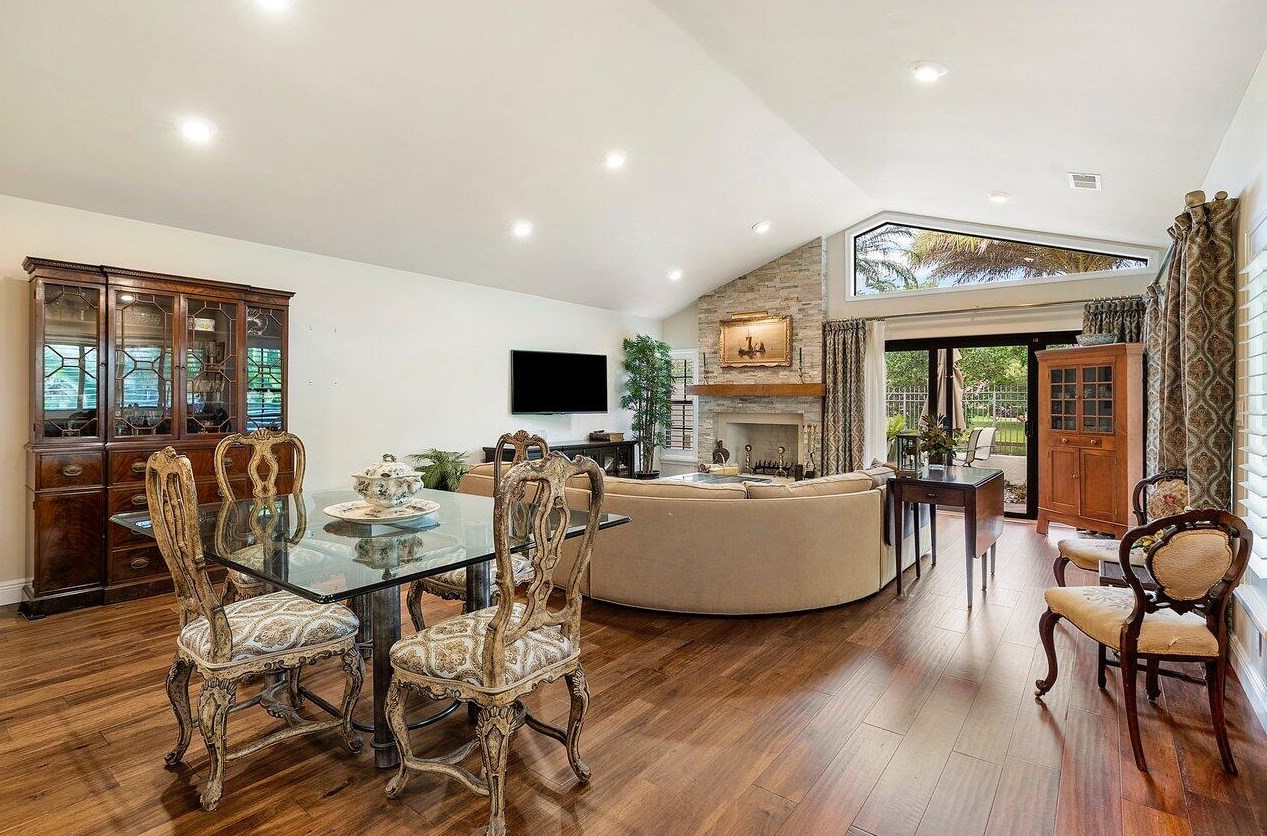21729 Club Villa Ter, Boca Raton, FL 33433-3704