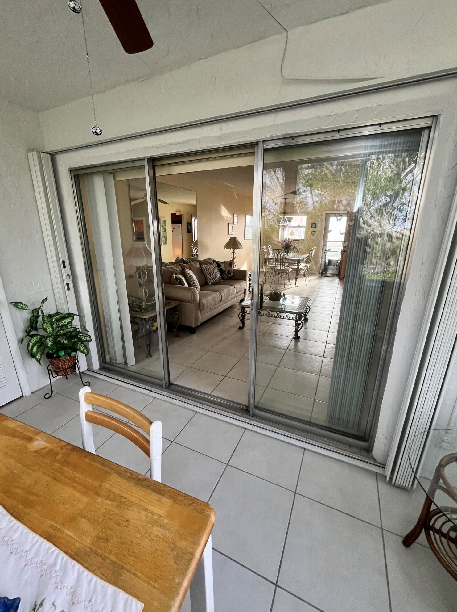 225 Bonnie Blvd, Lake Worth FL  33461-1370 exterior