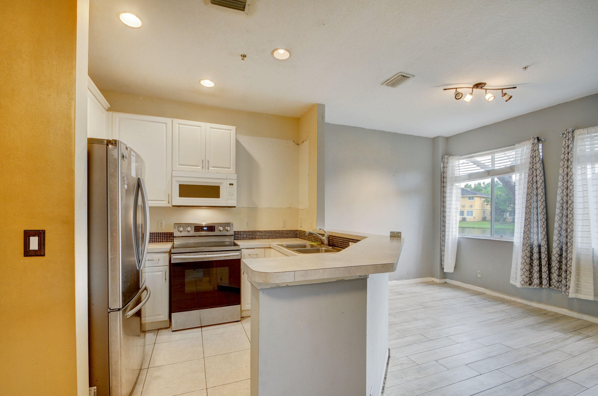 4396 Berkshire Wharf Dr, Lake Worth FL  33461-4990 exterior