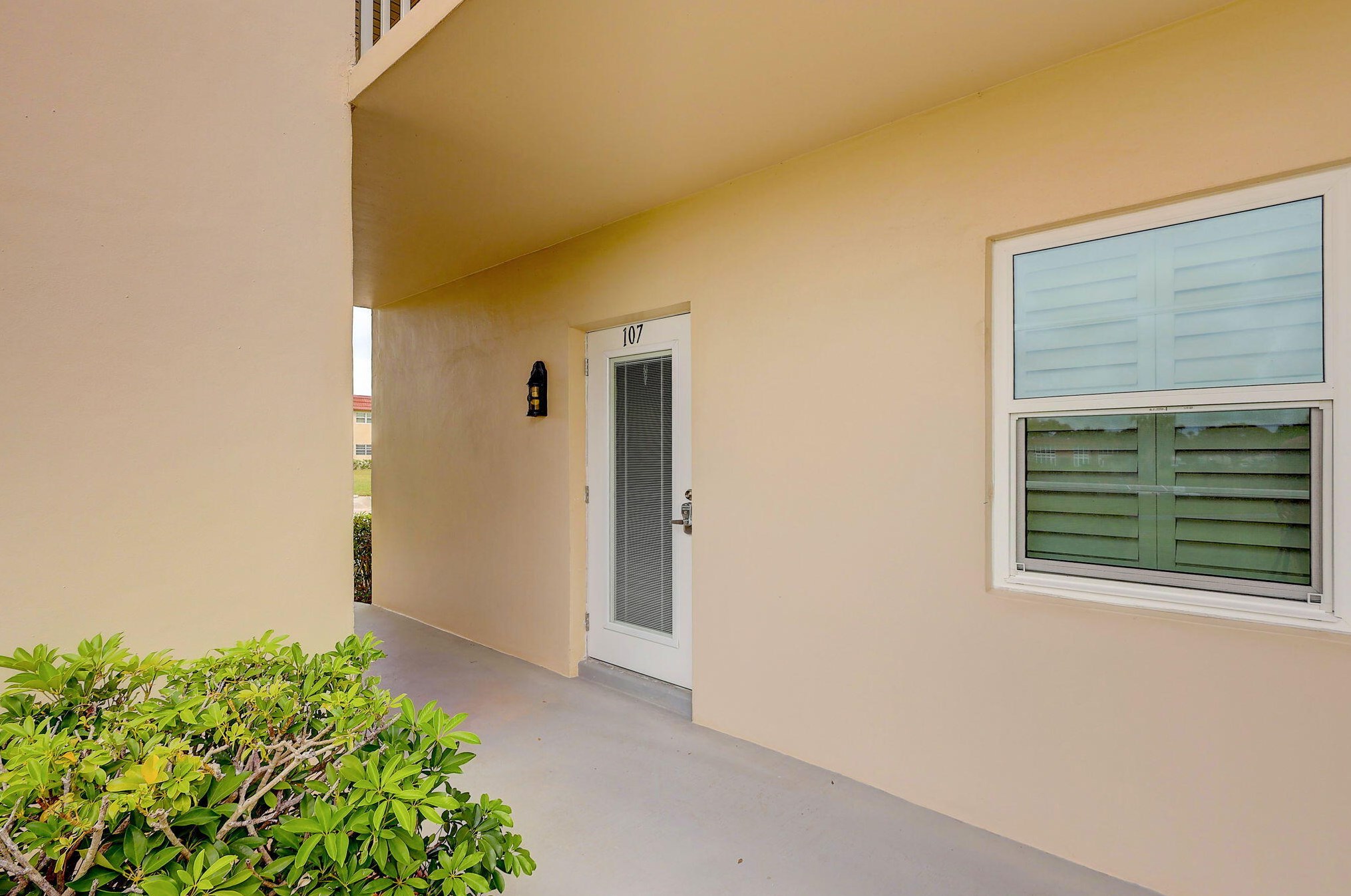30 Pine Arbor Ln, Vero Beach, FL 32962-0822