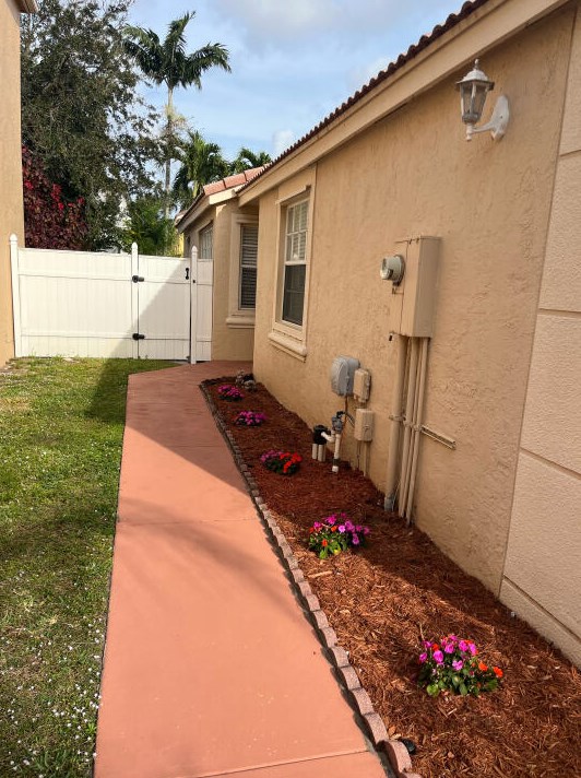 6627 Columbia Ave, Lake Worth, FL 33467-7355