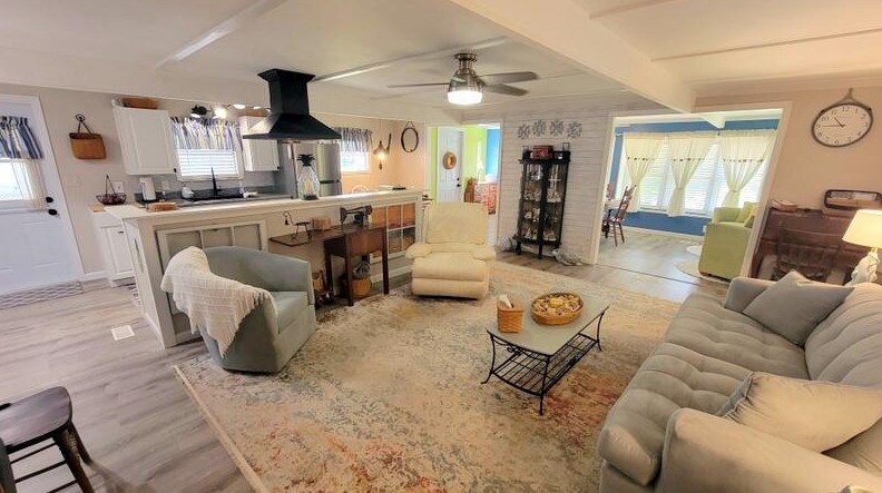 916 Spruce St, Sebastian FL  32976-7324 exterior