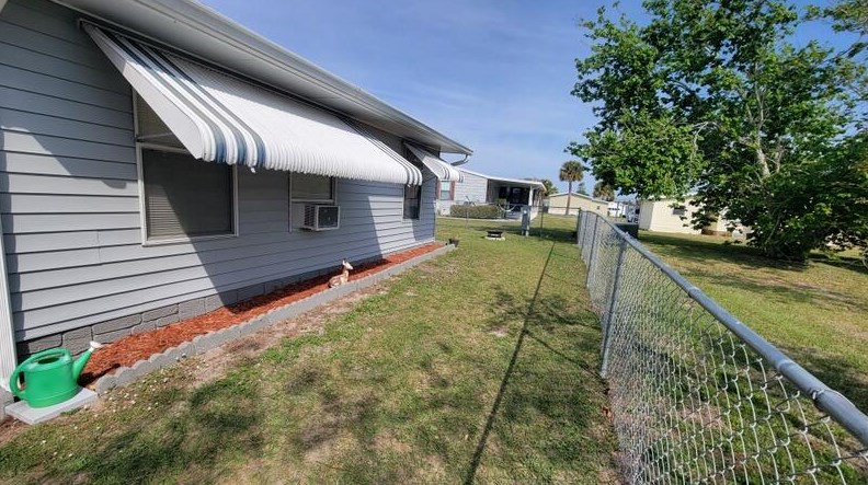 916 Spruce St, Sebastian FL  32976-7324 exterior