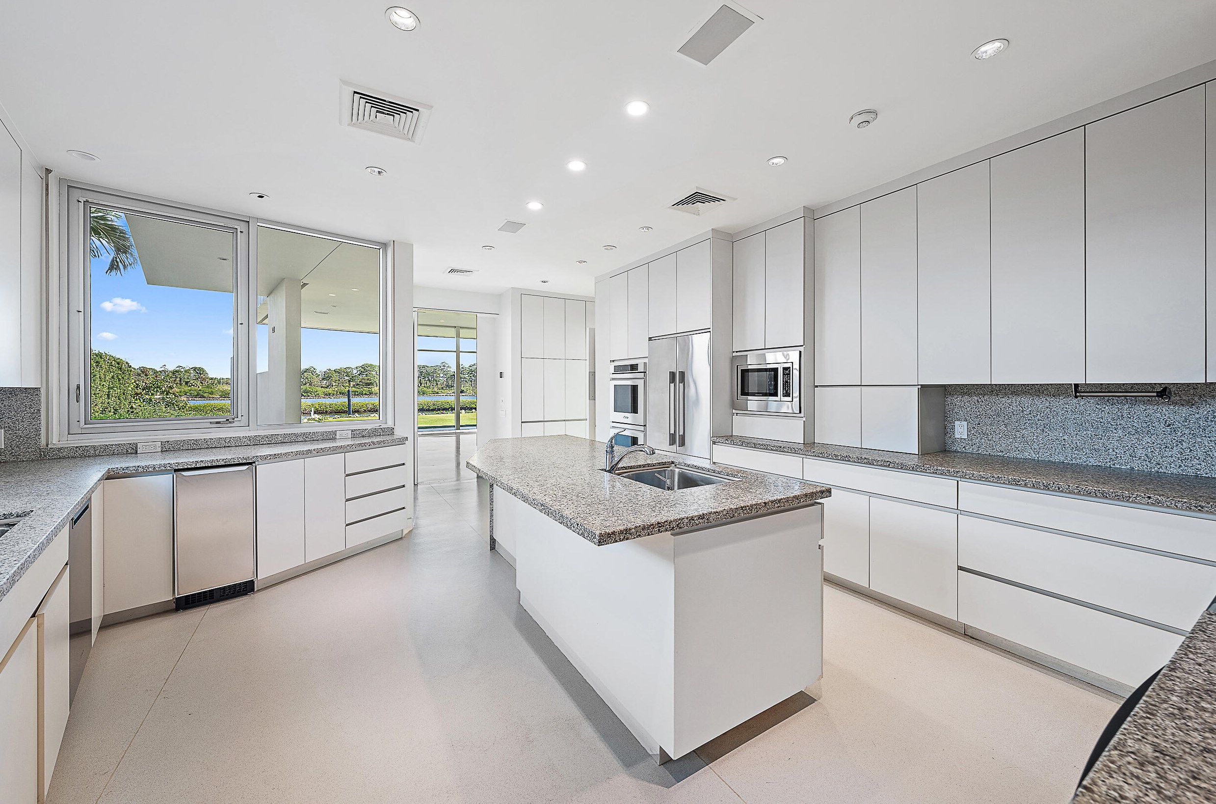 186 Spyglass Ln, Jupiter FL  33477-4037 exterior