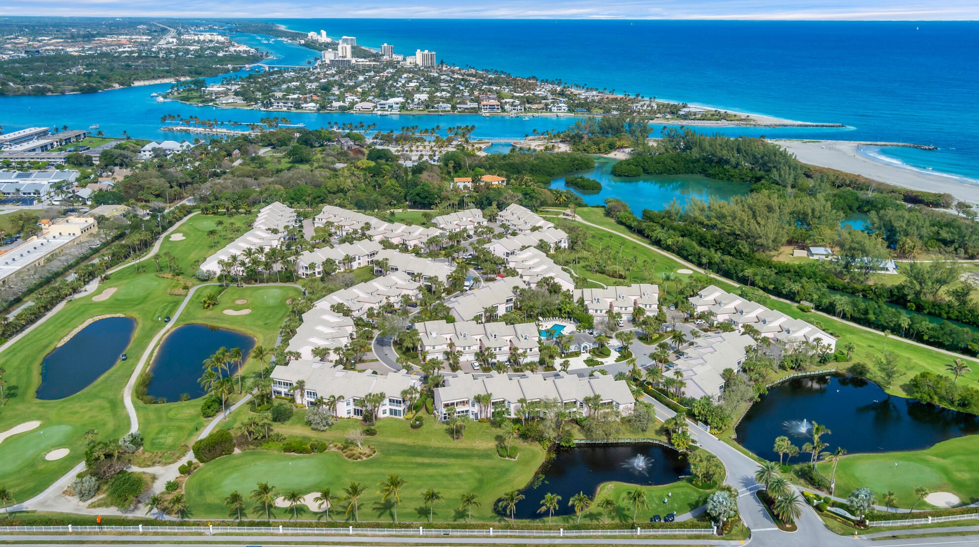 2905 Fairway Dr, Jupiter FL  33477-9521 exterior