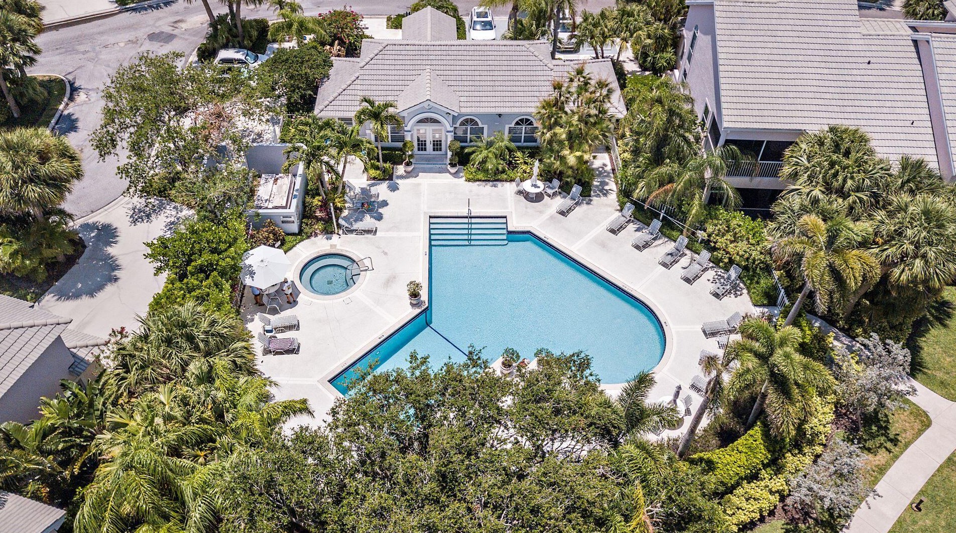 2905 Fairway Dr, Jupiter FL  33477-9521 exterior