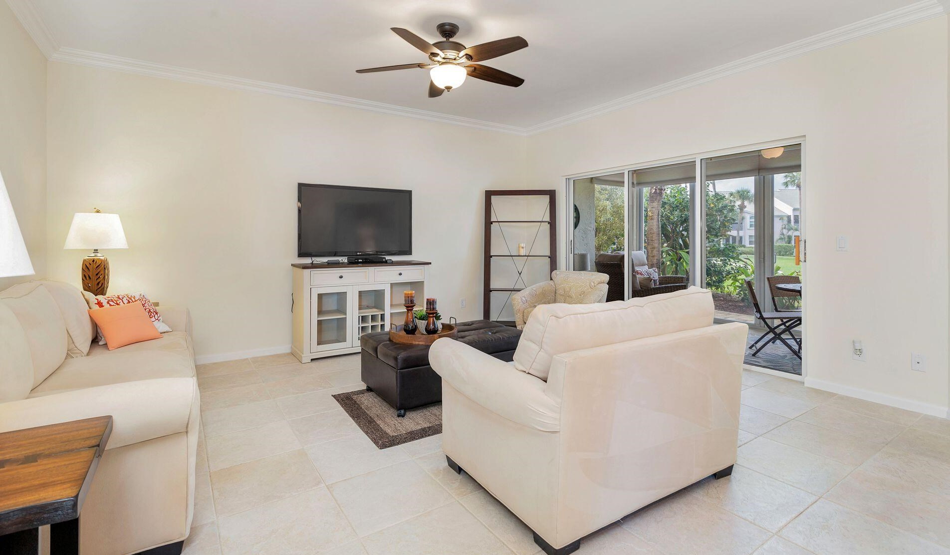 2905 Fairway Dr, Jupiter FL  33477-9521 exterior