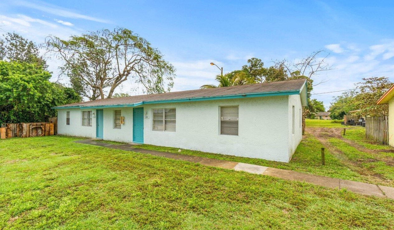 4760 Gulfstream Rd, Lake Worth, FL 33460