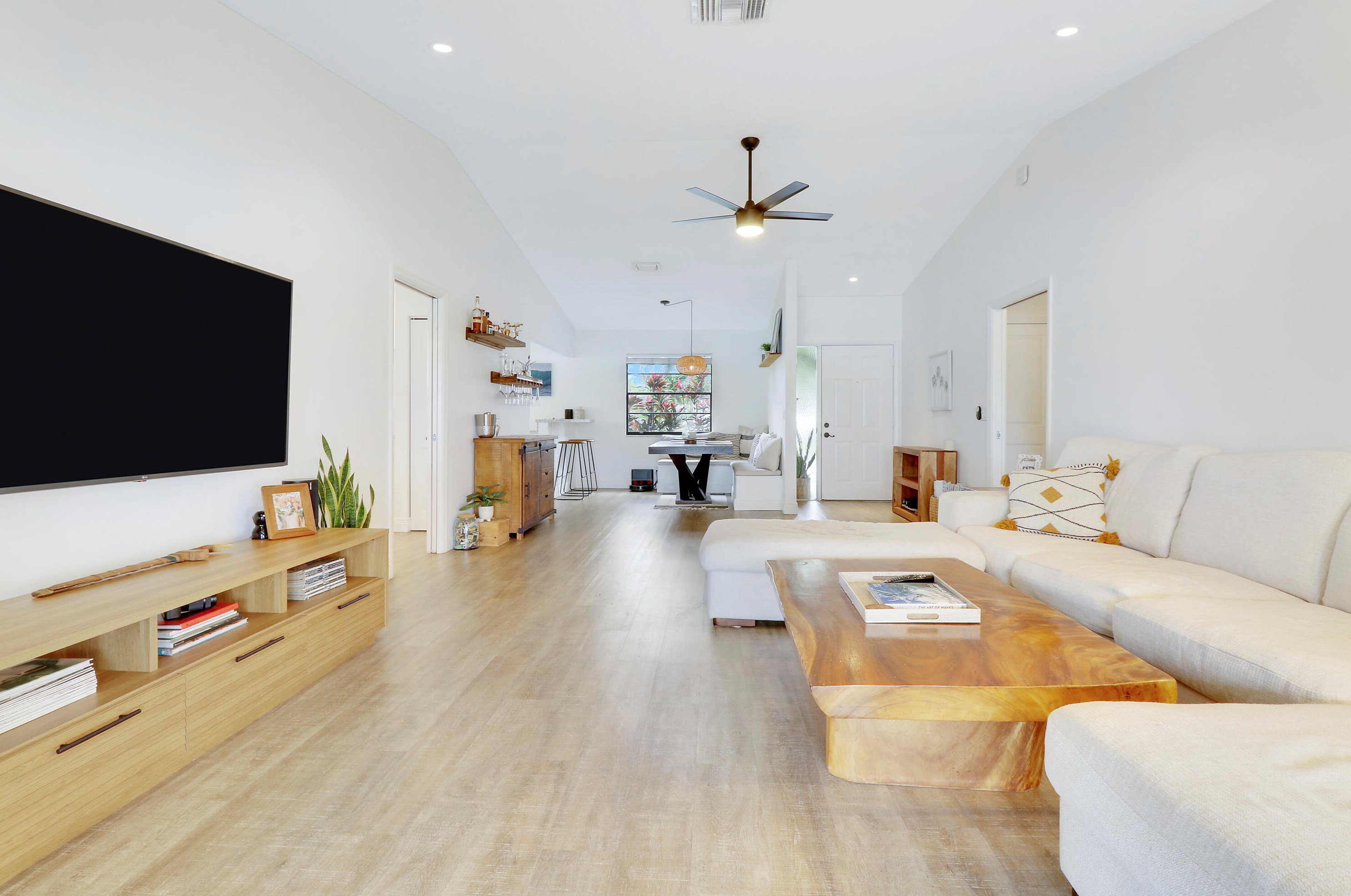 124 Timberline Dr, Jupiter FL  33458-5541 exterior