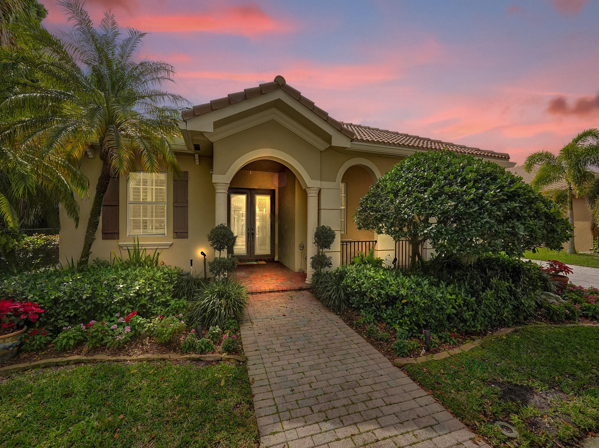 184 Via Rosina, Jupiter, FL 33458-6932