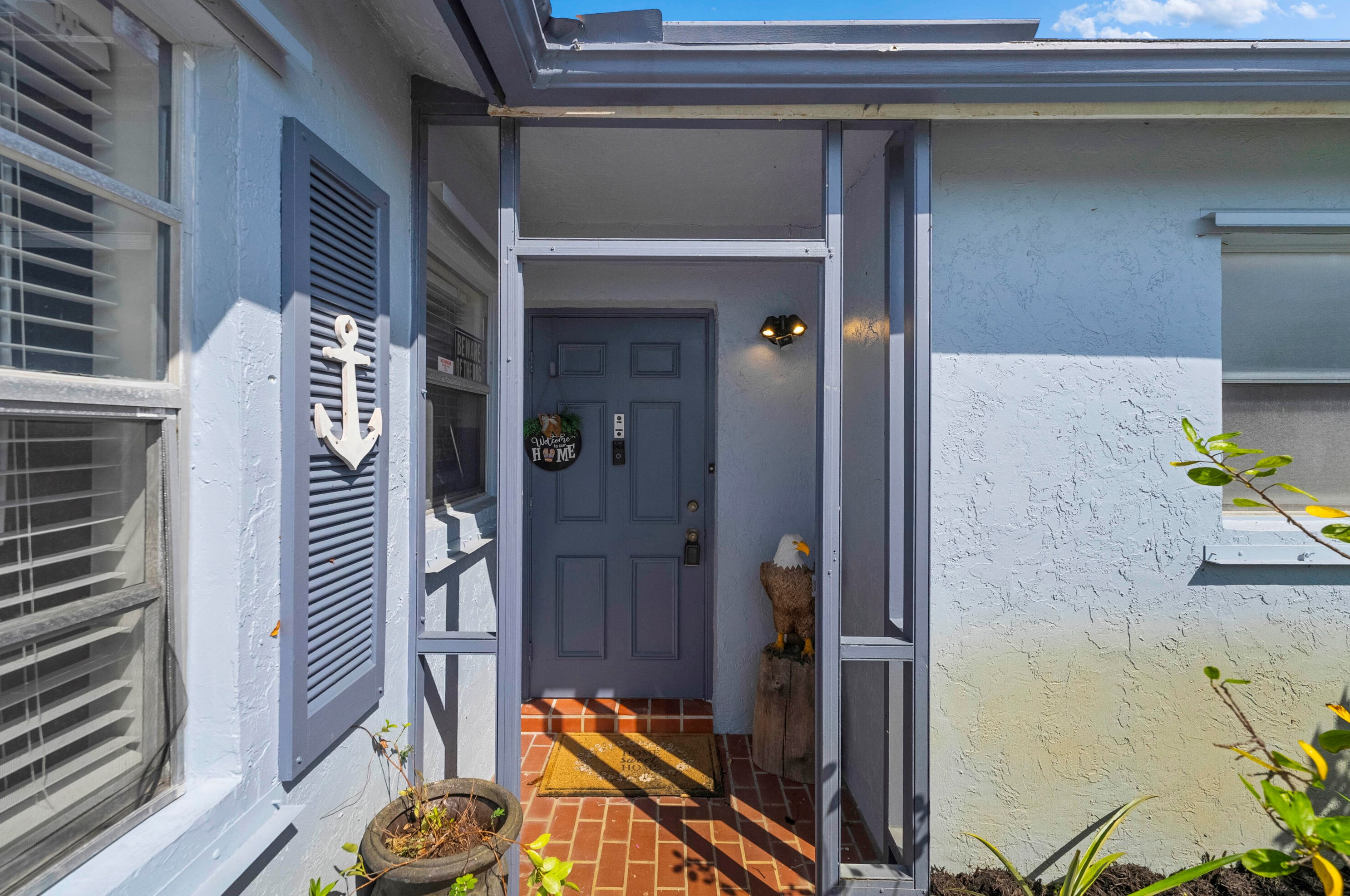 6107 Rainbow Cir, Lake Worth FL  33463-3606 exterior