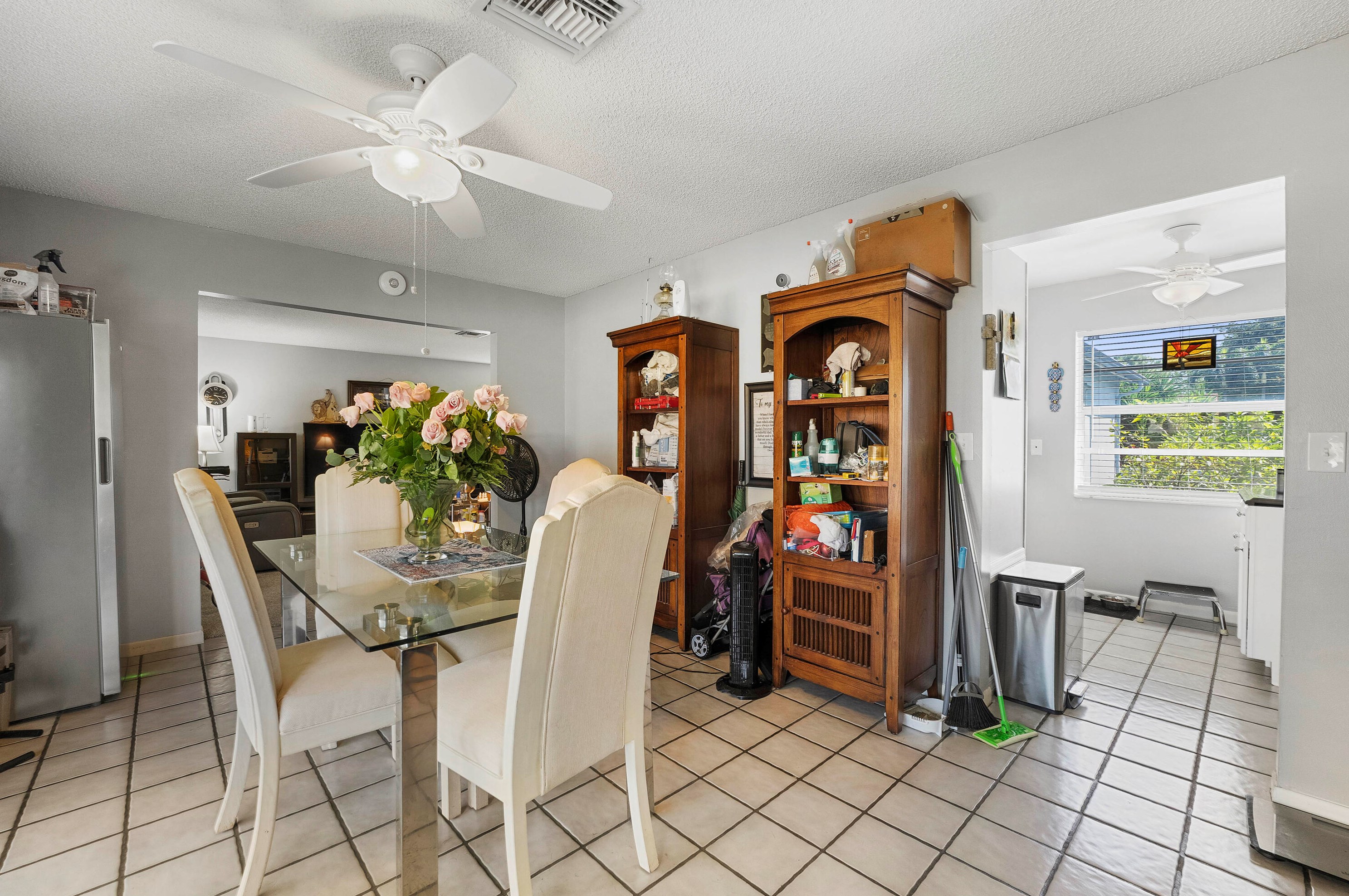 6107 Rainbow Cir, Lake Worth FL  33463-3606 exterior