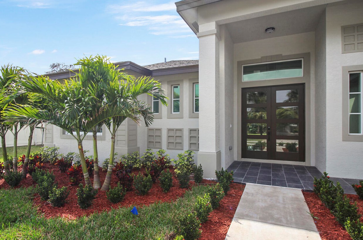 1574 Calmar Ave, Fort Pierce, FL 34953-6514