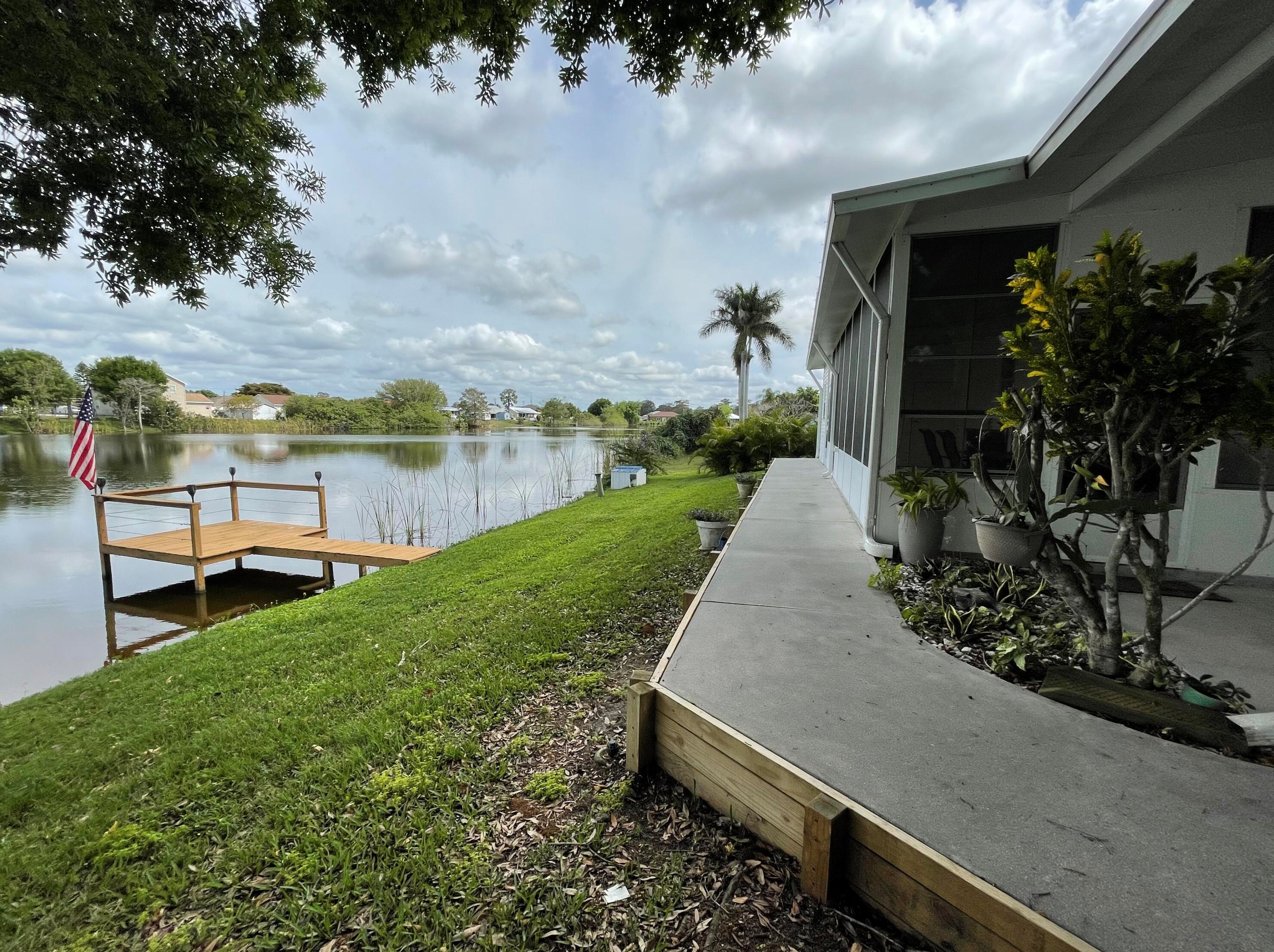 2401 29th St, Okeechobee FL  34974-6405 exterior