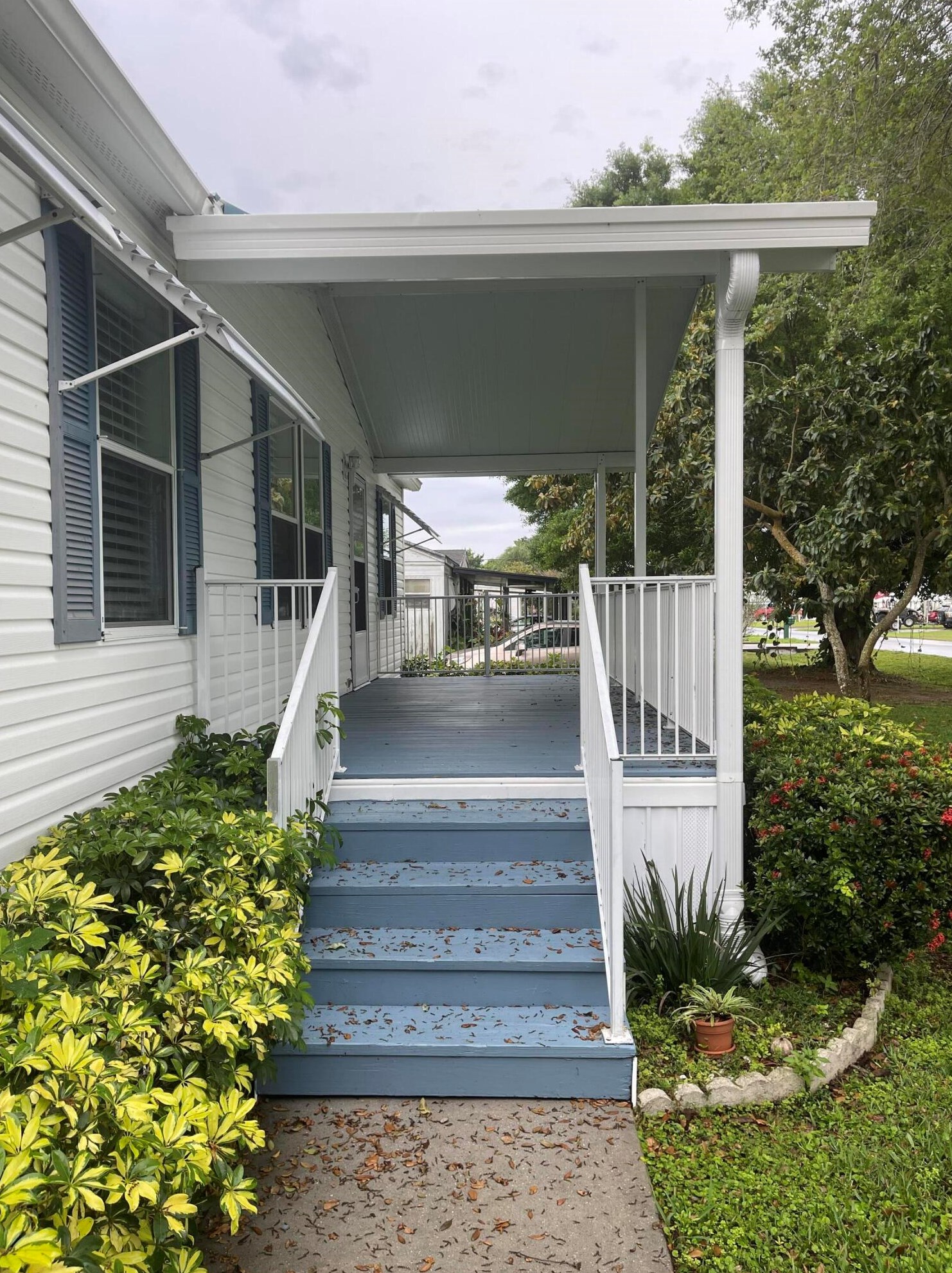 2401 29th St, Okeechobee FL  34974-6405 exterior