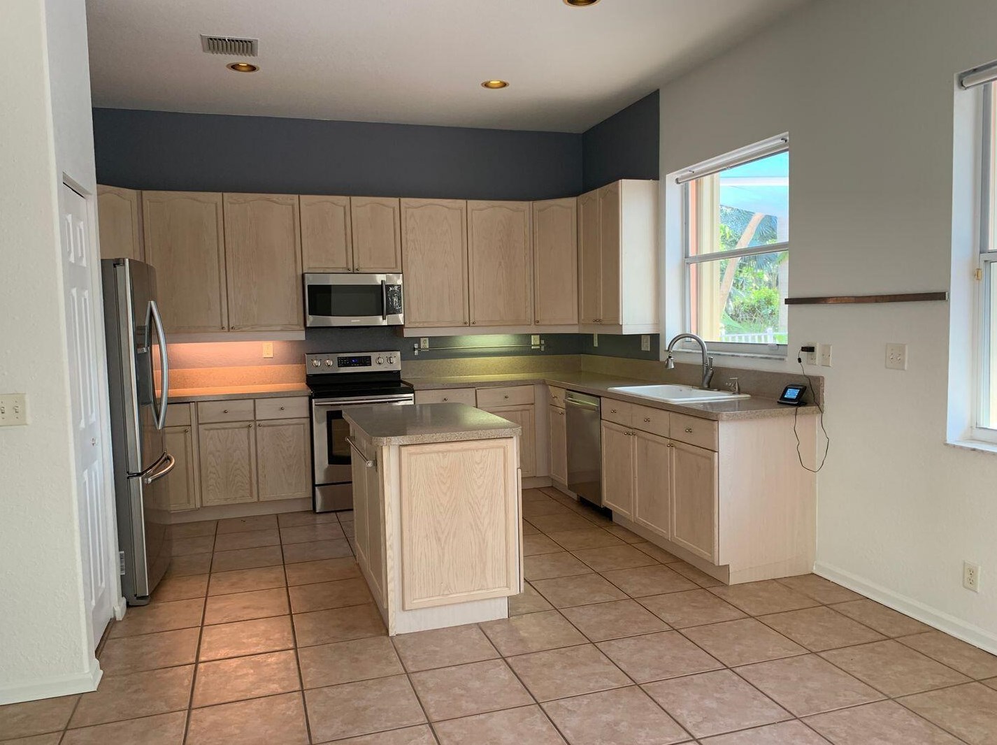 5202 Victoria Cir, West Palm Beach, FL 33409