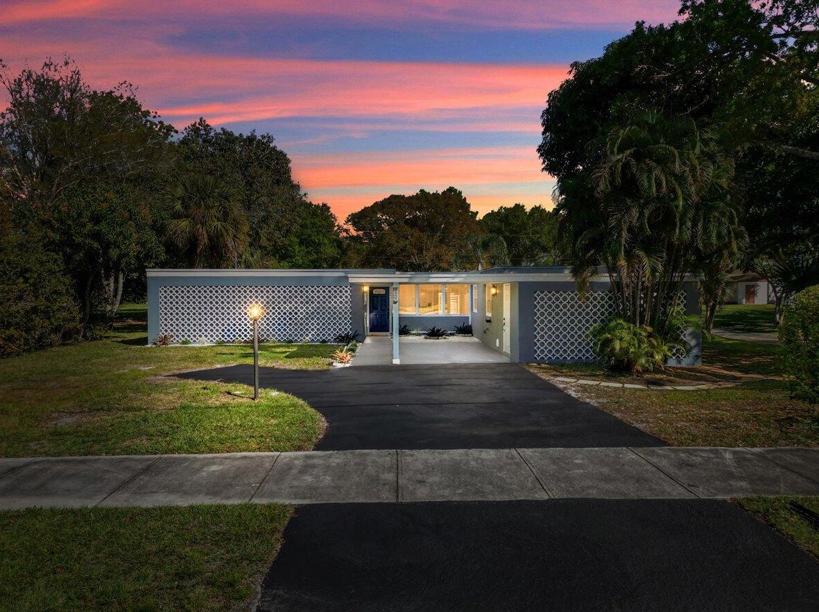 2086 34th Ave, Vero Beach, FL 32960-2438
