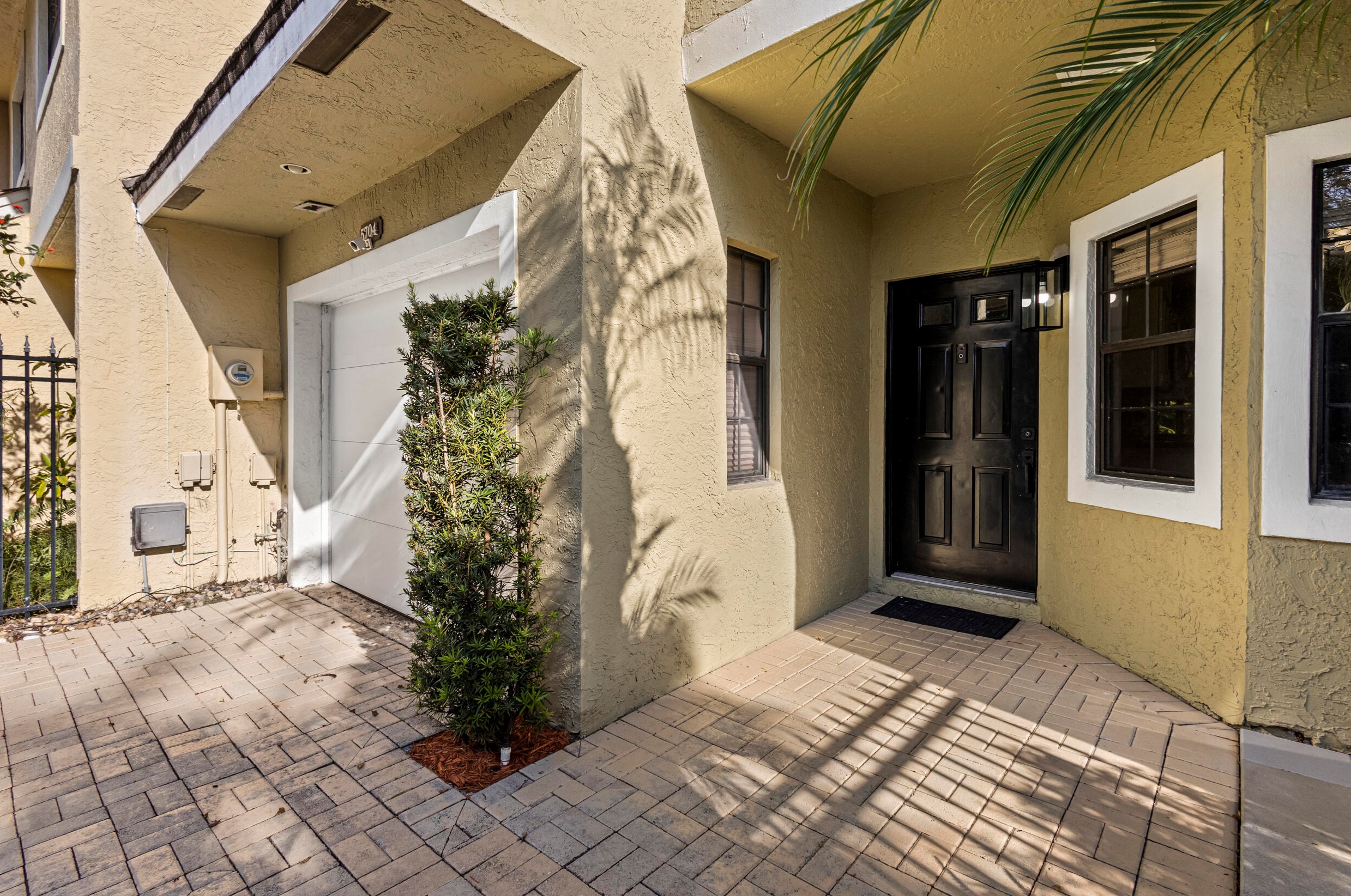 5704 Santiago Cir, Boca Raton, FL 33433-7297