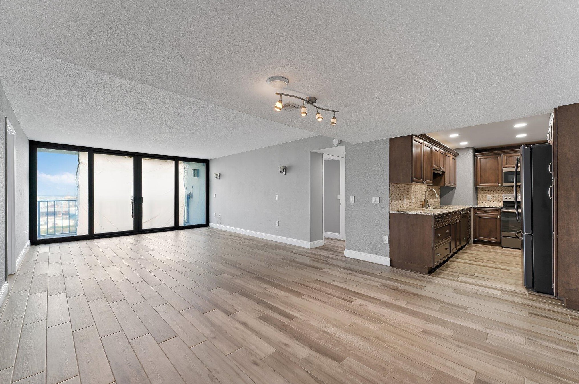 5600 N Flagler Dr #1701, West Palm Beach, FL 33407