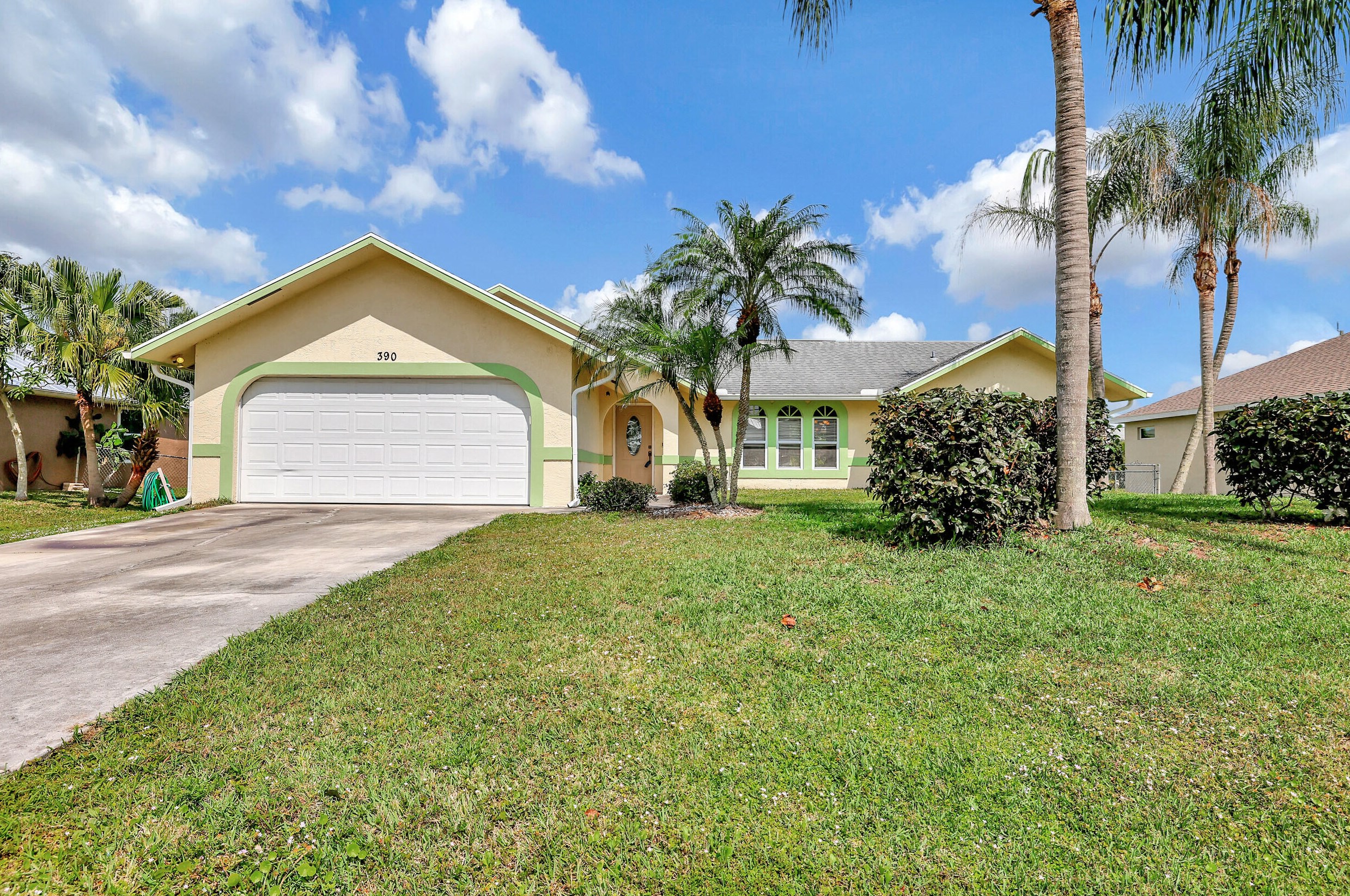 390 Cork Rd, Fort Pierce, FL 34984-6309