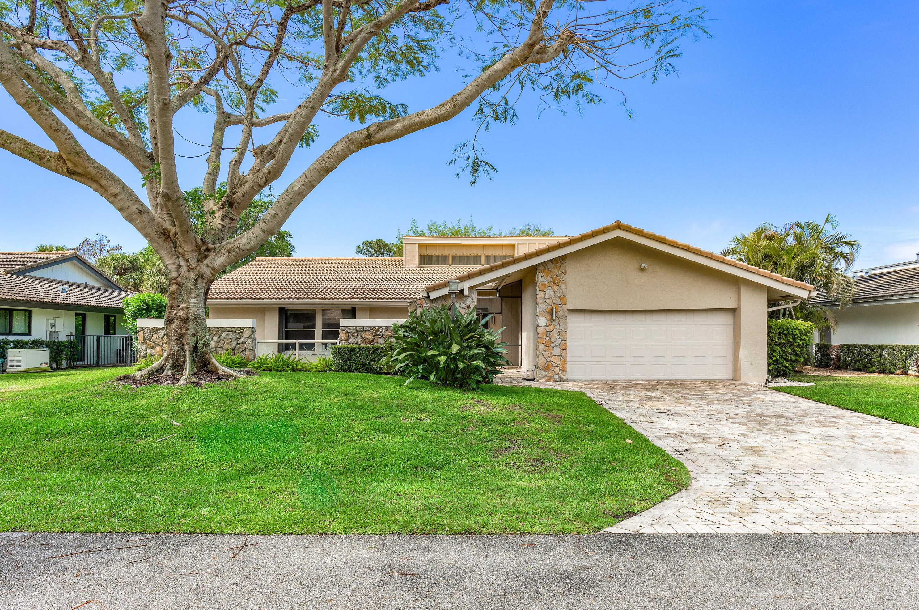 642 Lakewoode Cir, Delray Beach, FL 33445-9001