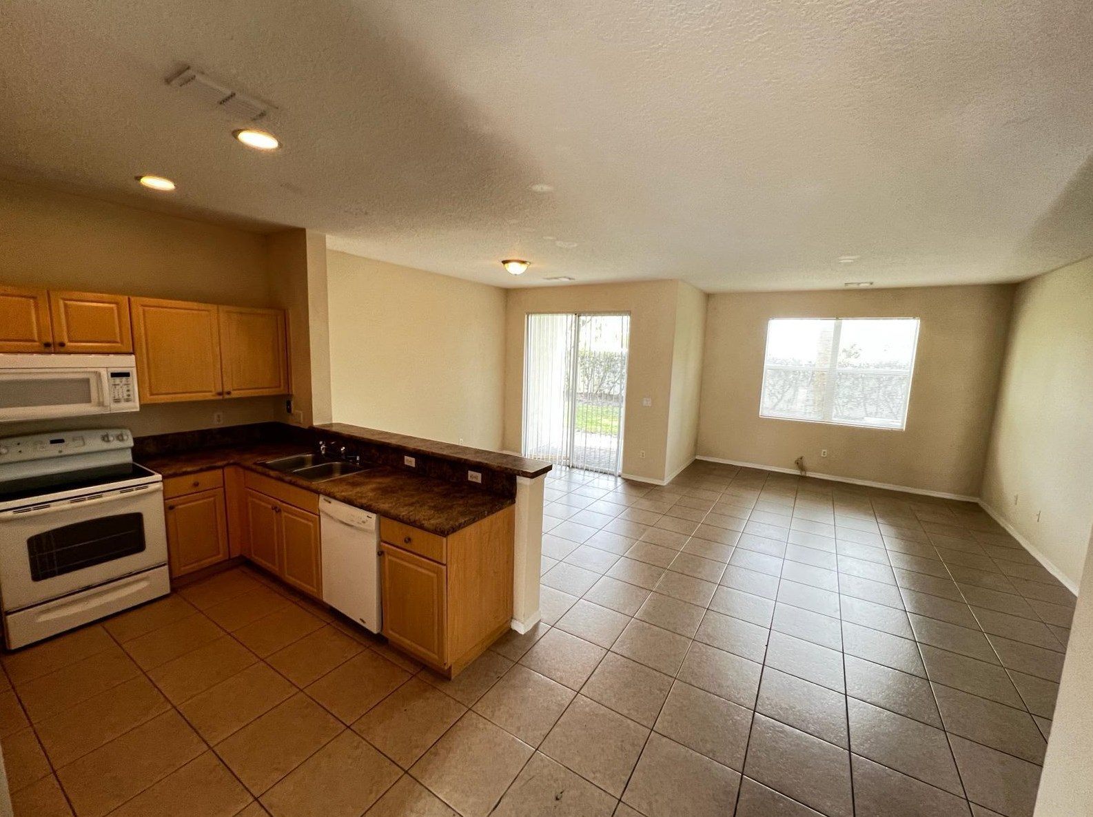 608 Seminole Palms Dr, Lake Worth, FL 33463