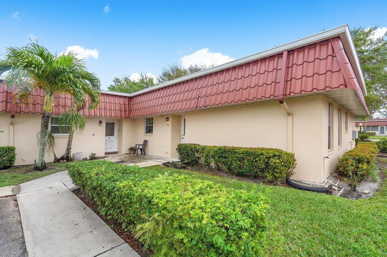 846 Salem Ln, Lake Worth, FL 33467-2734