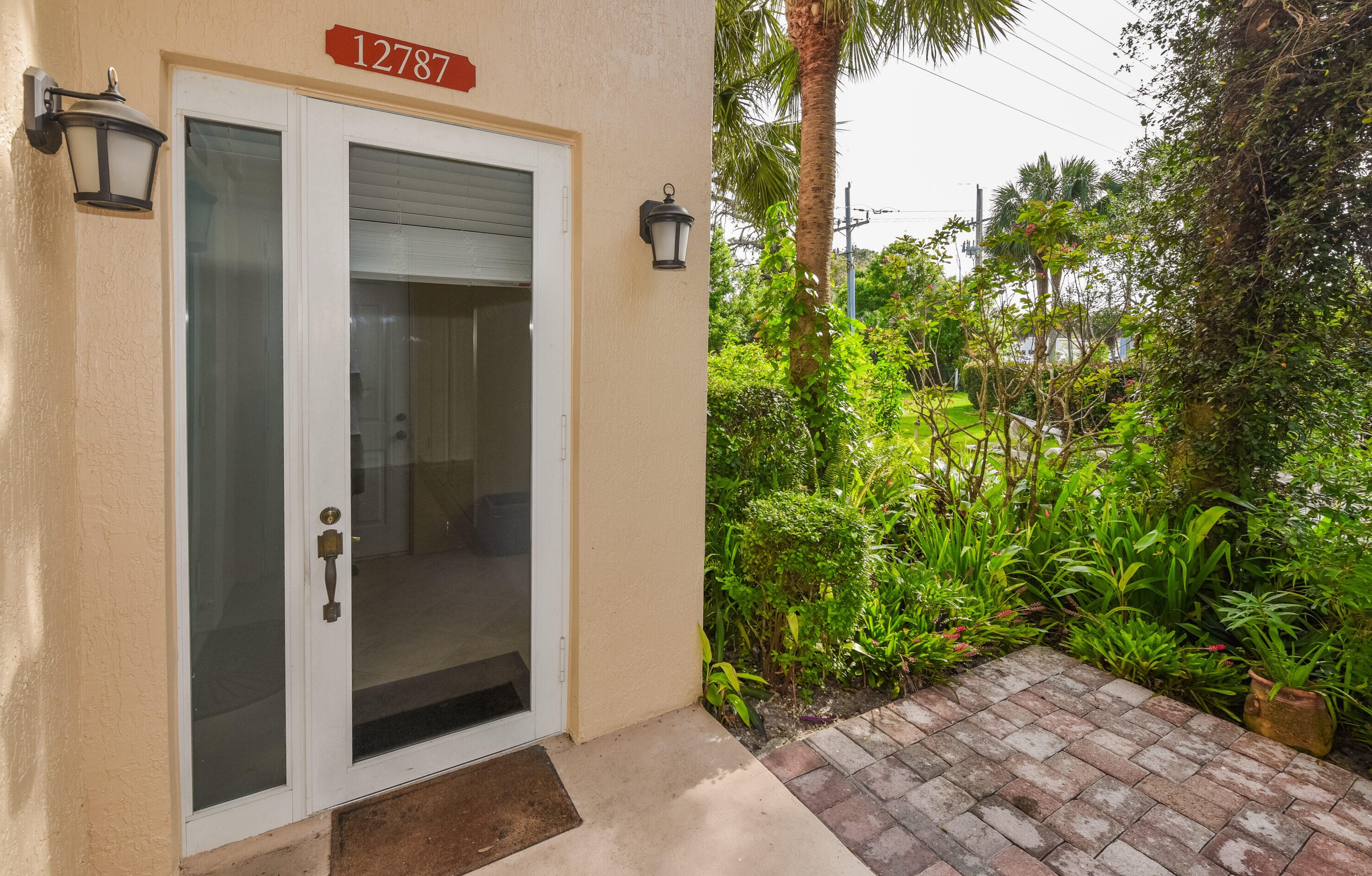 12787 Old Cypress Dr, Hobe Sound FL  33455-7924 exterior