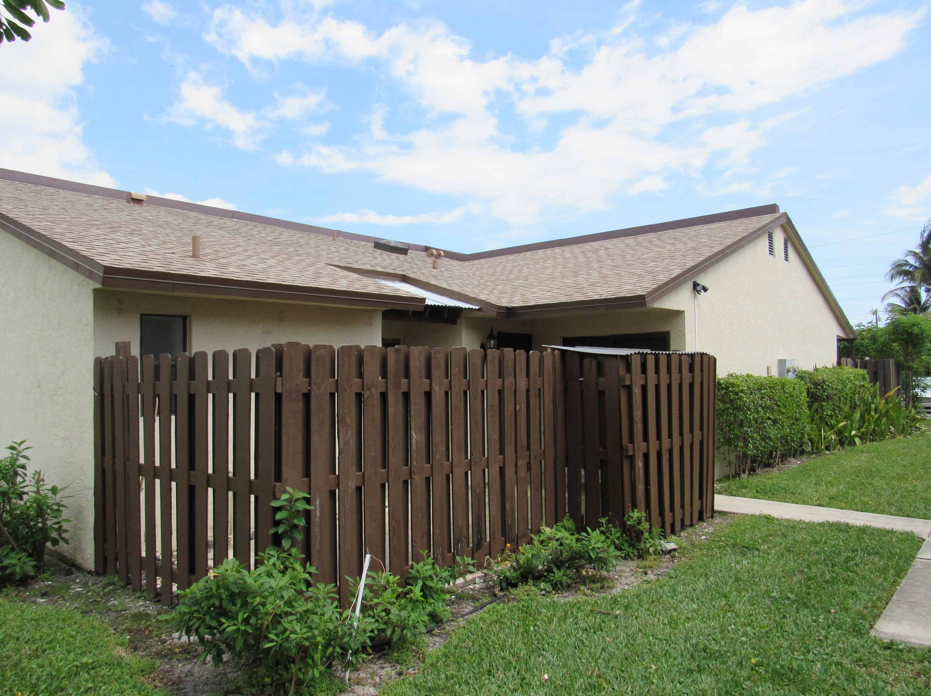 3301 Waterview Cir, Lake Worth, FL 33461