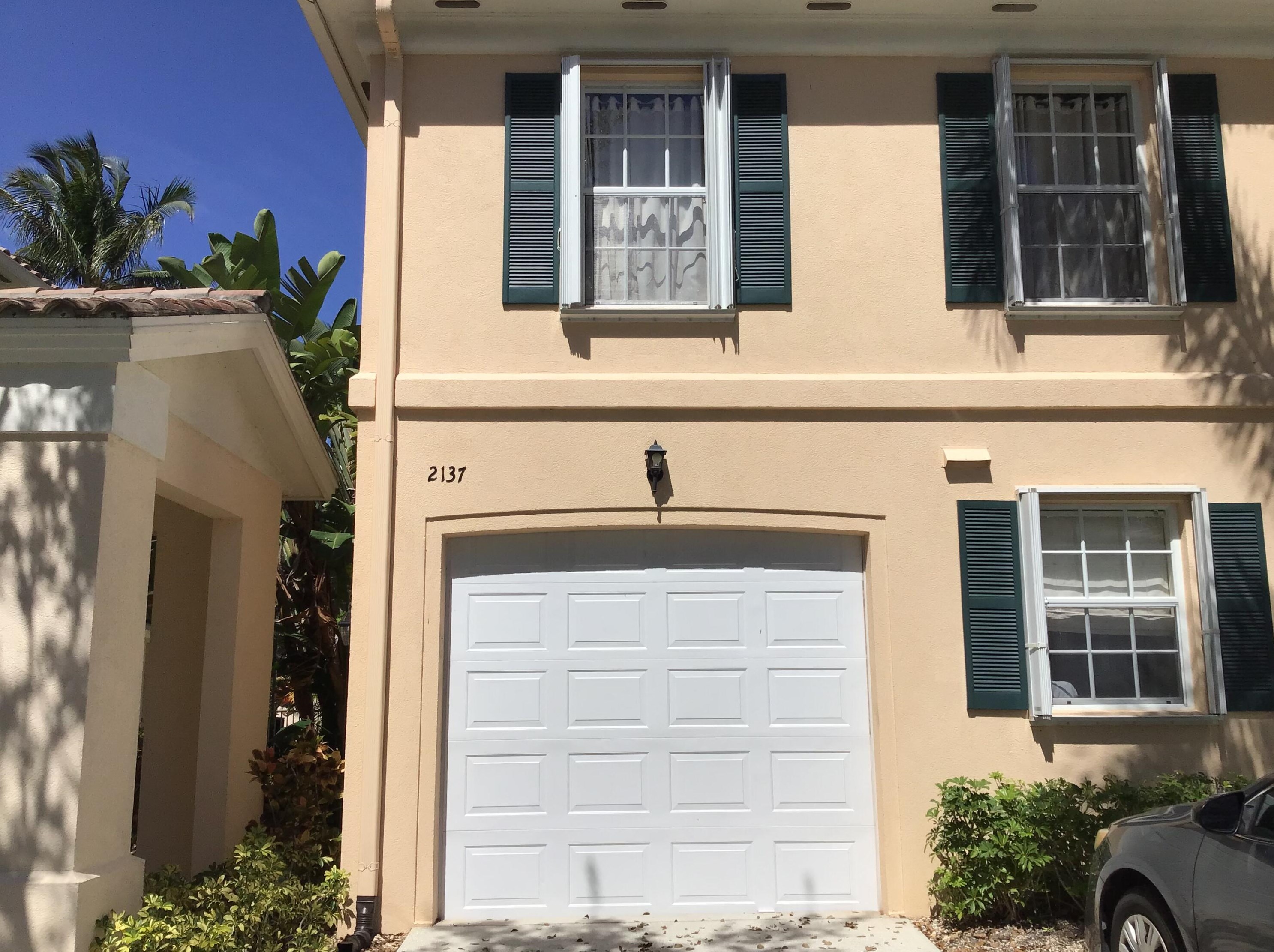 2137 Tigris Dr, West Palm Beach, FL 33411