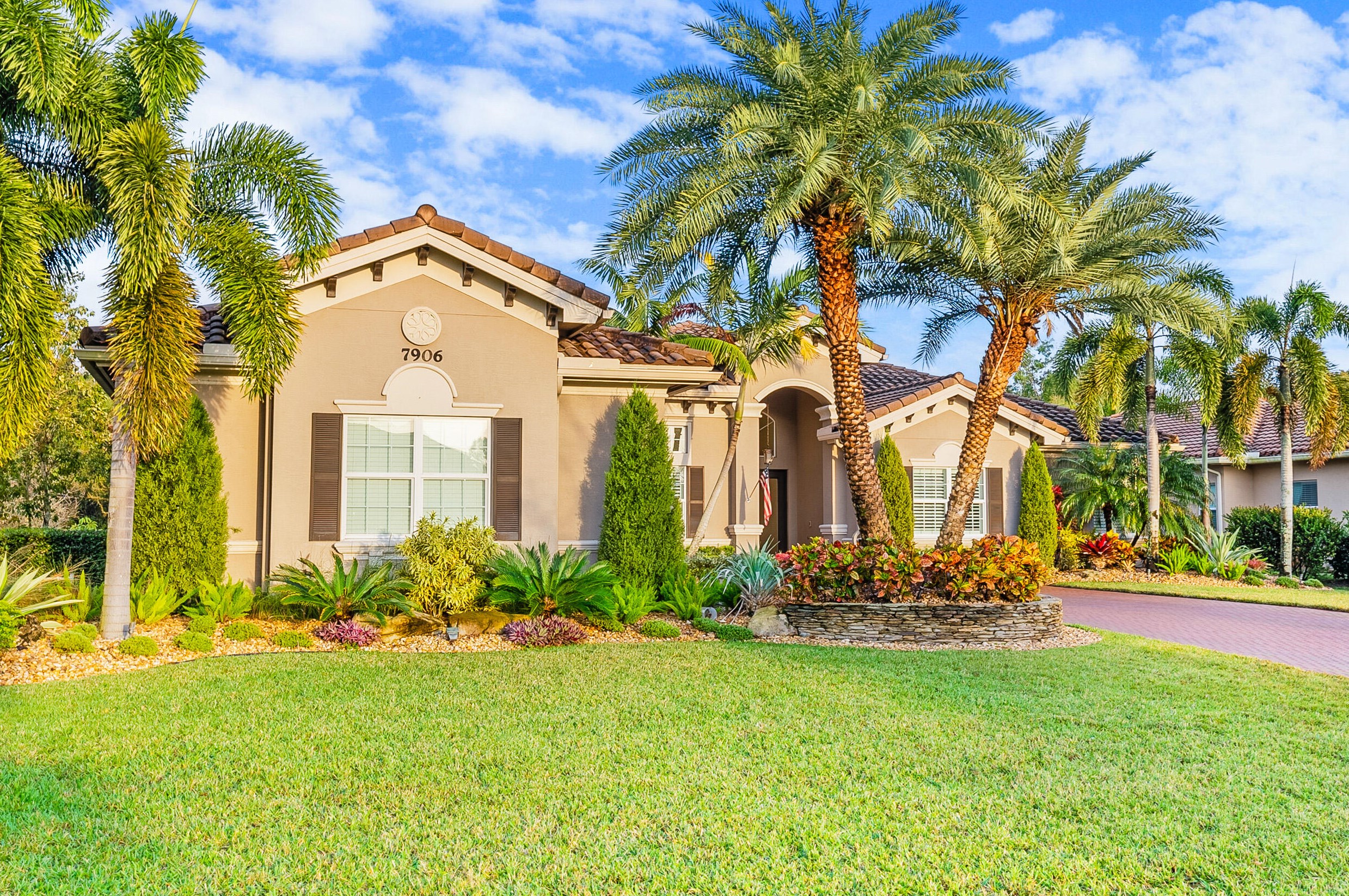 7906 Arbor Crst Way, West Palm Beach FL  33412-2467 exterior