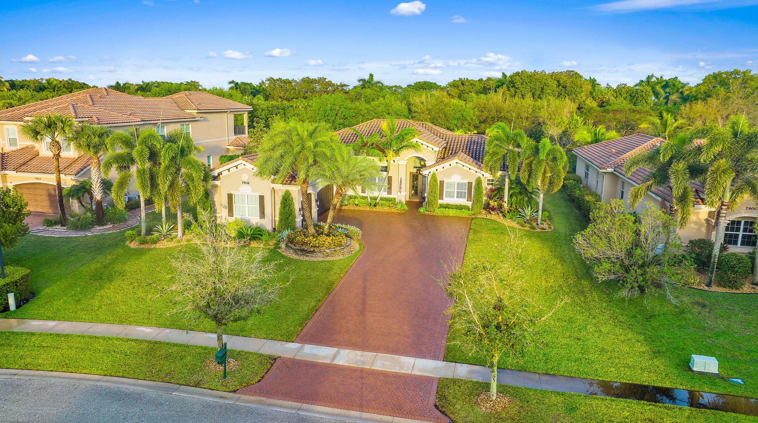 7906 Arbor Crst Way, West Palm Beach FL  33412-2467 exterior