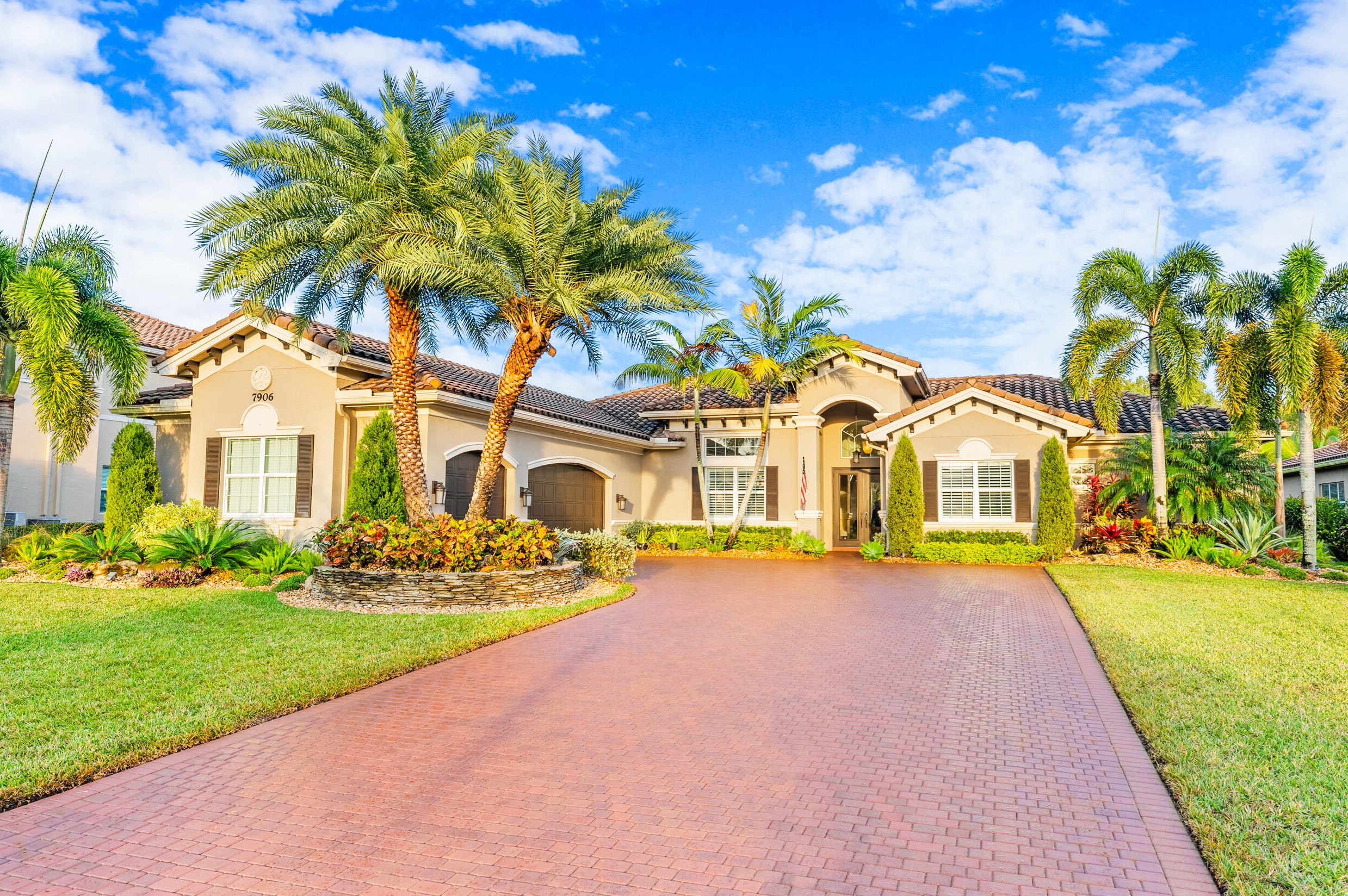 7906 Arbor Crst Way, West Palm Beach FL  33412-2467 exterior